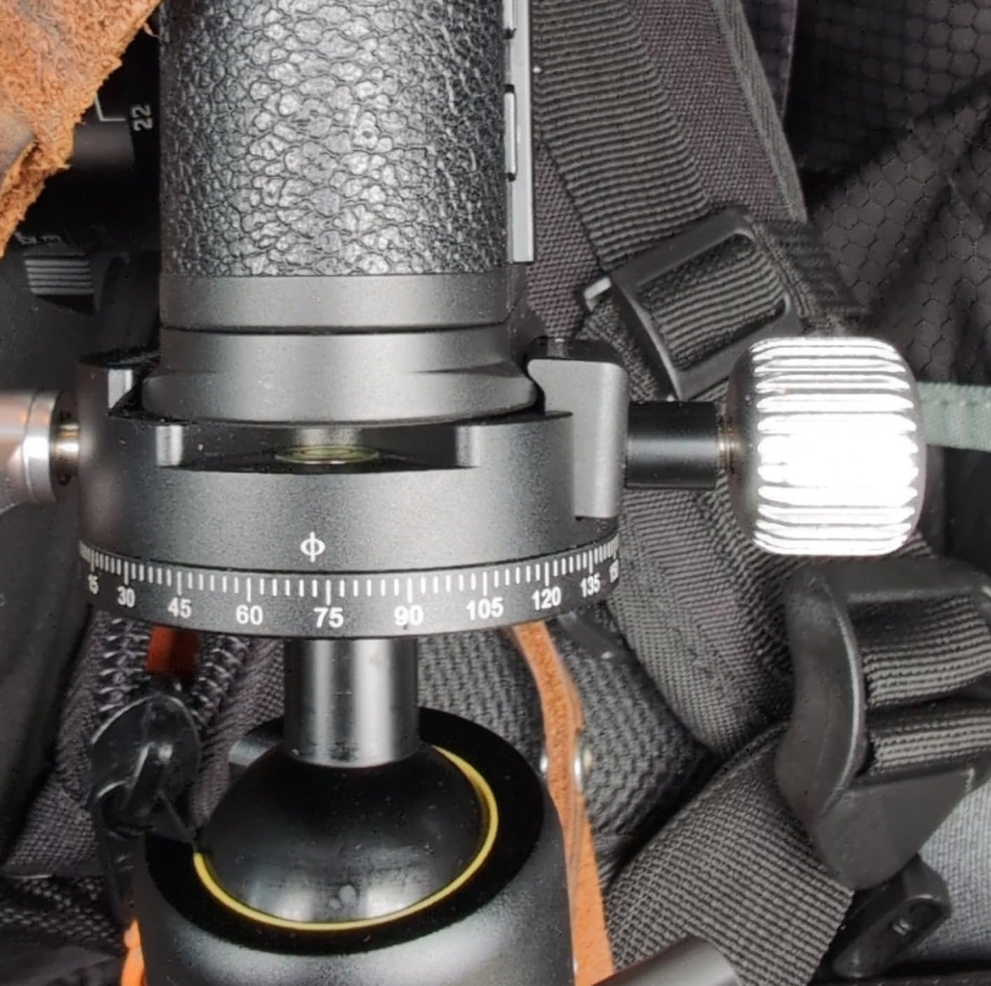 Vanguard VEO3T+264AB Travel Tripod with Ball Head and Multi-Angle Center Column for Overhead Shots - Customer Photo 1