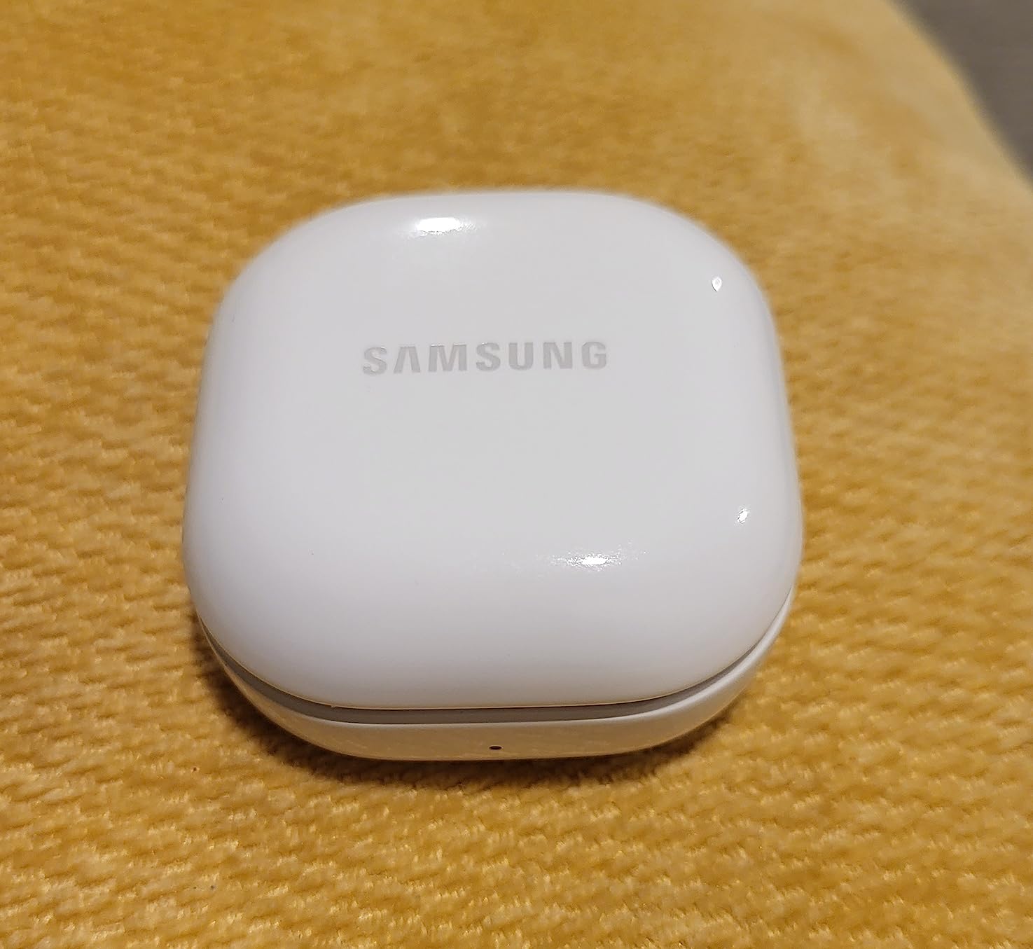 SAMSUNG Galaxy Buds 2 True Wireless Bluetooth Earbuds, Noise Cancelling, Comfort Fit In Ear, Auto Switch Audio, Long Battery Life, Touch Control, Graphite [US Version, 1Yr Manufacturer Warranty] - Customer Photo 2