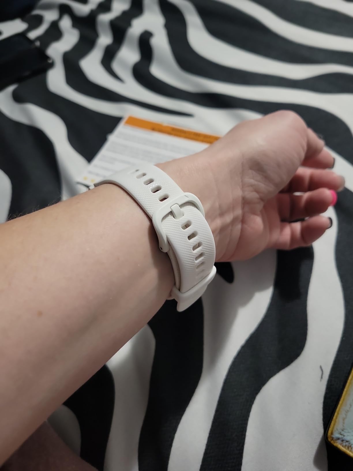 Garmin Venu Sq (Renewed), 010-02427-01 GPS Smartwatch with Bright Touchscreen Display, Up to 6 Days of Battery Life, Light Gold and White - Customer Photo 2