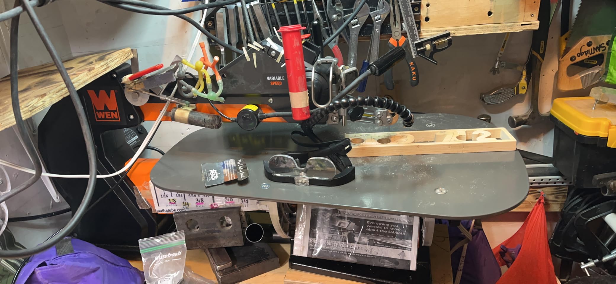 WEN LL2156 21-Inch 1.6-Amp Variable Speed Parallel Arm Scroll Saw with Extra-Large Dual-Bevel Steel Table - Customer Photo 2