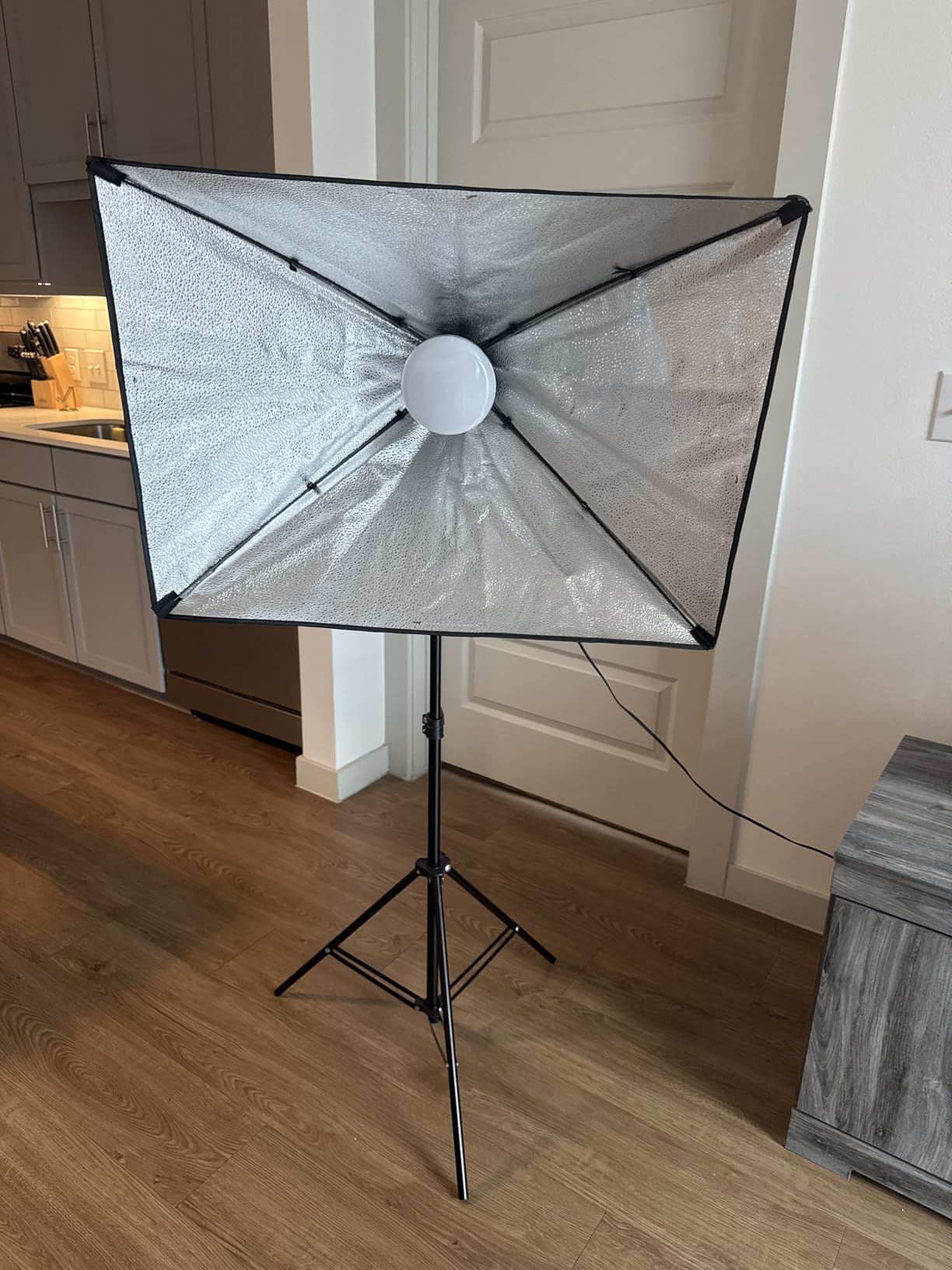 Skytex Softbox Lighting Kit(2Pack), 20x28in Soft Box | 85W 2700-6400K E27 LED Bulb Continuous Photography Lighting, Photo Studio Lights Equipment for Camera Shooting, Video Recording customer photo 2