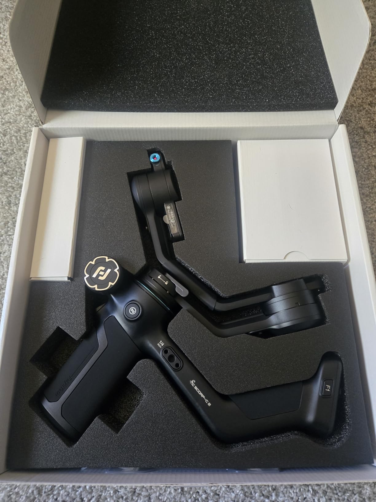 FeiyuTech SCORP-C2 Professional Camera Gimbal Stabilizer, Built-in AI Face/Object Tracking, 3.5kg/7.72lbs Load, Native Vertical Video for YouTube TikTok, for Sony A7, Canon EOS R, Nikon Z Mirrorless - Customer Photo 1