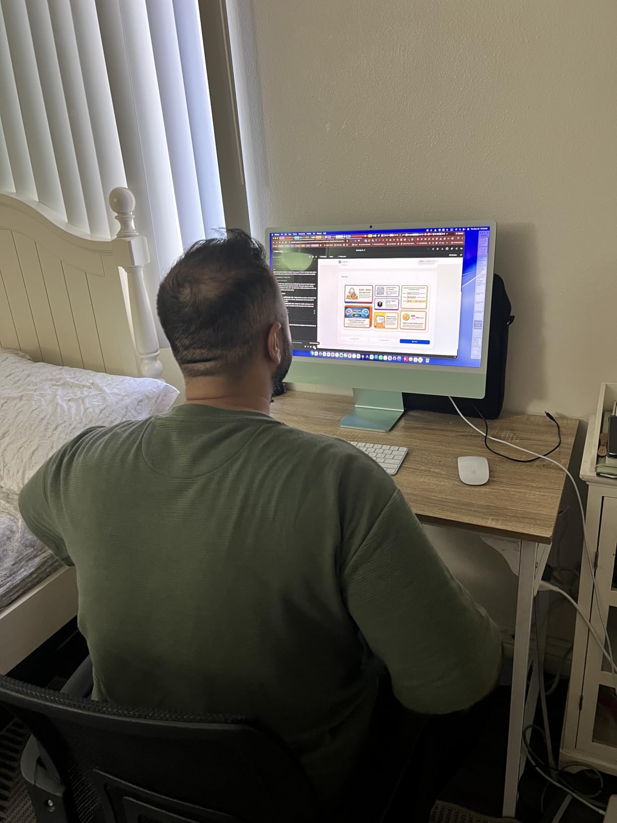 Apple 2021 iMac with Apple M1 Chip with 8-core CPU 24-inch, 8GB RAM, 256GB SSD Storage Blue (Renewed) - Customer Photo 1