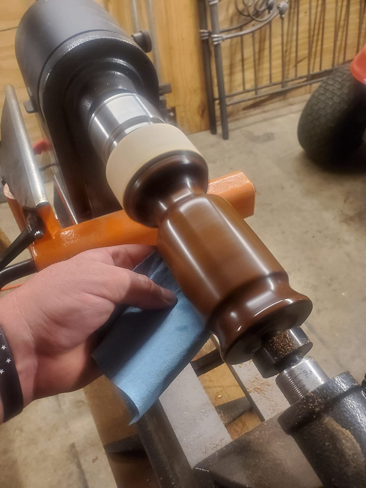 WEN 34035 6-Amp 14-Inch by 20-Inch Variable Speed Benchtop Wood Lathe - Customer Photo 1