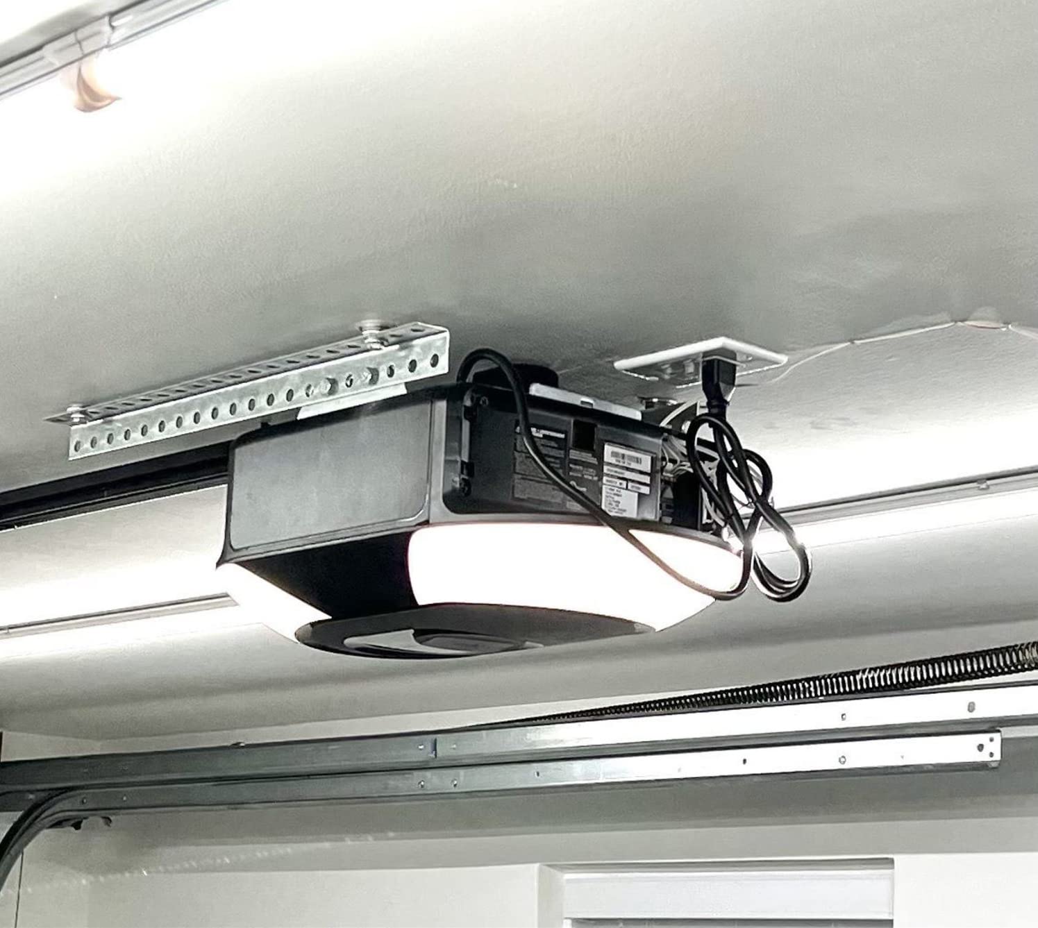 Chamberlain B6753T Smart Garage Door Opener, Video Streaming & Advanced Corner LED Lighting-myQ Smartphone Controlled-Ultra Quiet, Strong Belt Drive & MAX Lifting Power - Customer Photo 2
