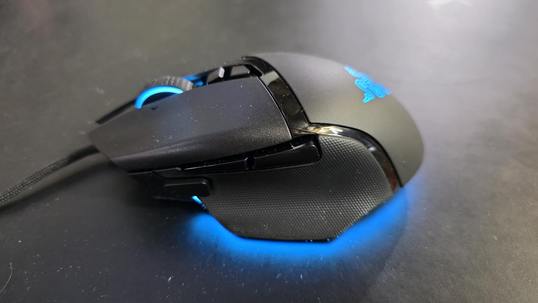 Razer Basilisk V3 Customizable Ergonomic Gaming Mouse: Fastest Gaming Mouse Switch - Chroma RGB Lighting - 26K DPI Optical Sensor - 11 Programmable Buttons - HyperScroll Tilt Wheel - Classic Black - Customer Photo 1
