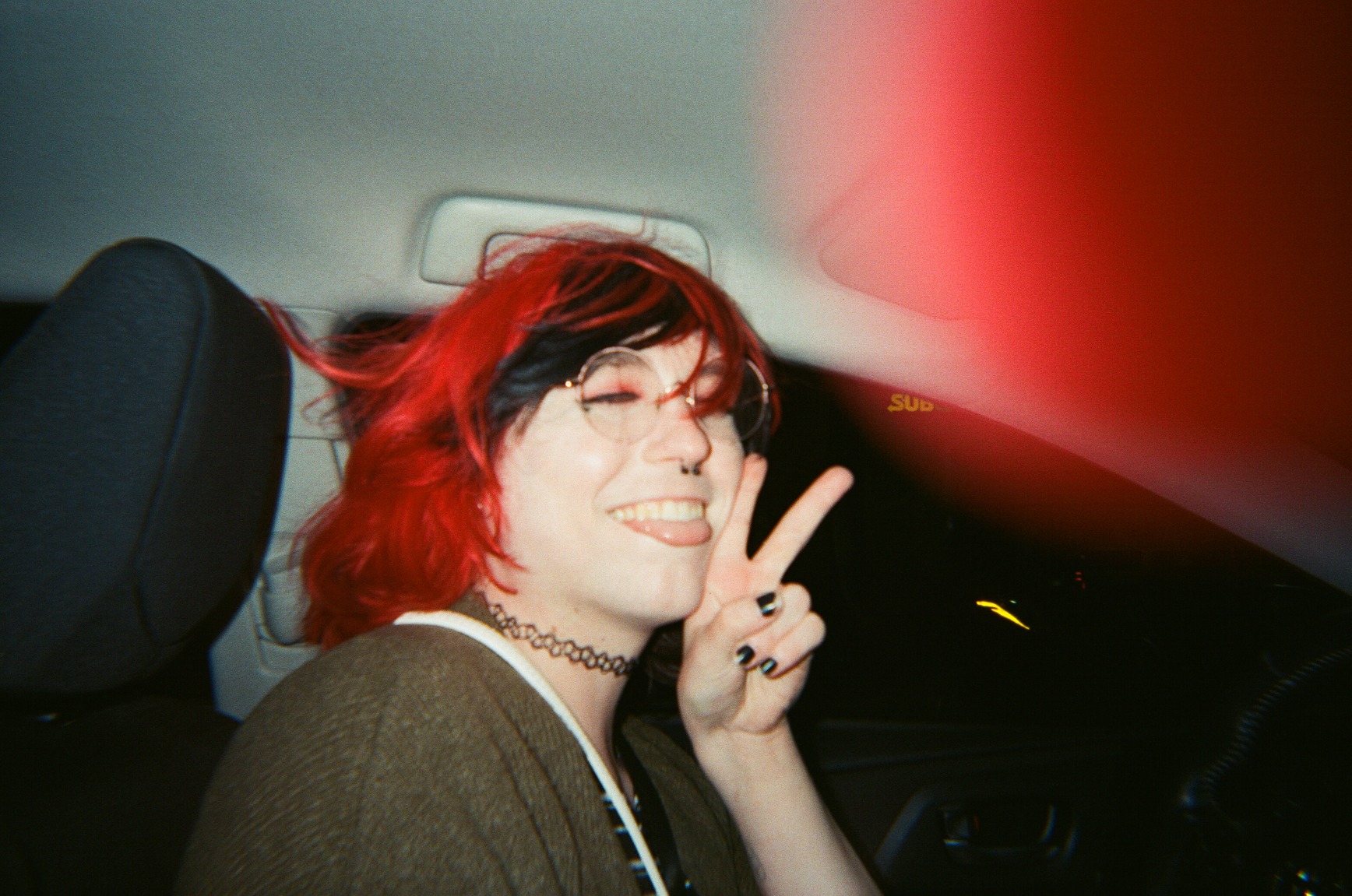 Kodak M35 Film Camera, Reusable, Focus Free, Easy to Use, Build in Flash and Compatible with 35mm Color Negative or Bl/W Film (Flame Scarlet) - Customer Photo 1