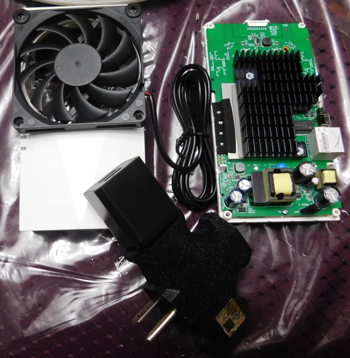 TP-Link AX1500 WiFi Extender Internet Booster(RE500X), WiFi 6 Range Extender Covers up to 1500 sq.ft and 25 Devices,Dual Band, AP Mode w/Gigabit Port, APP Setup, OneMesh Compatible - Customer Photo 2