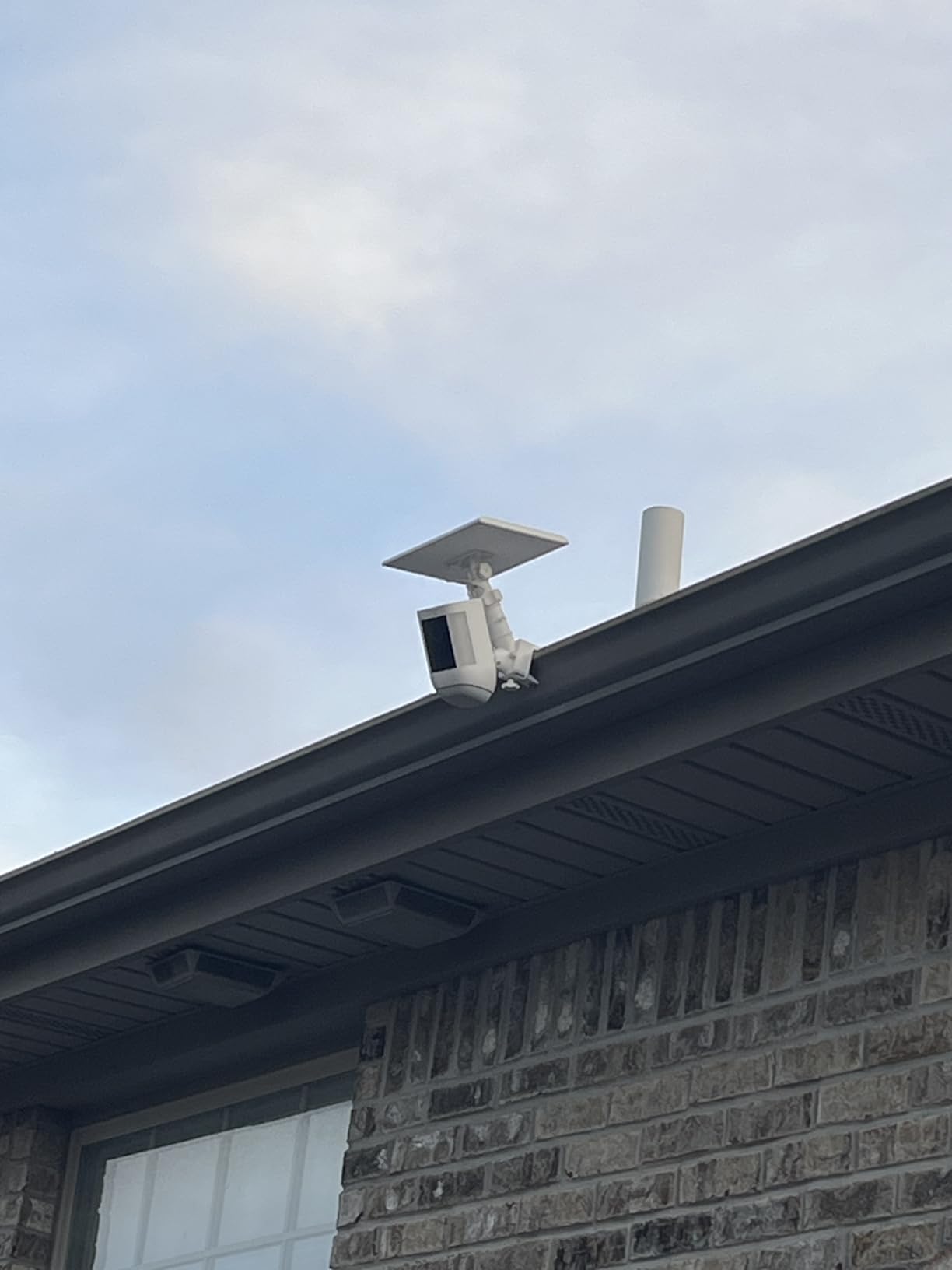 Ring Spotlight Cam Pro, Battery, Home or business security, Retinal 2K Video, Color Night Vision and Two-Way Talk with Audio+, White - Customer Photo 1