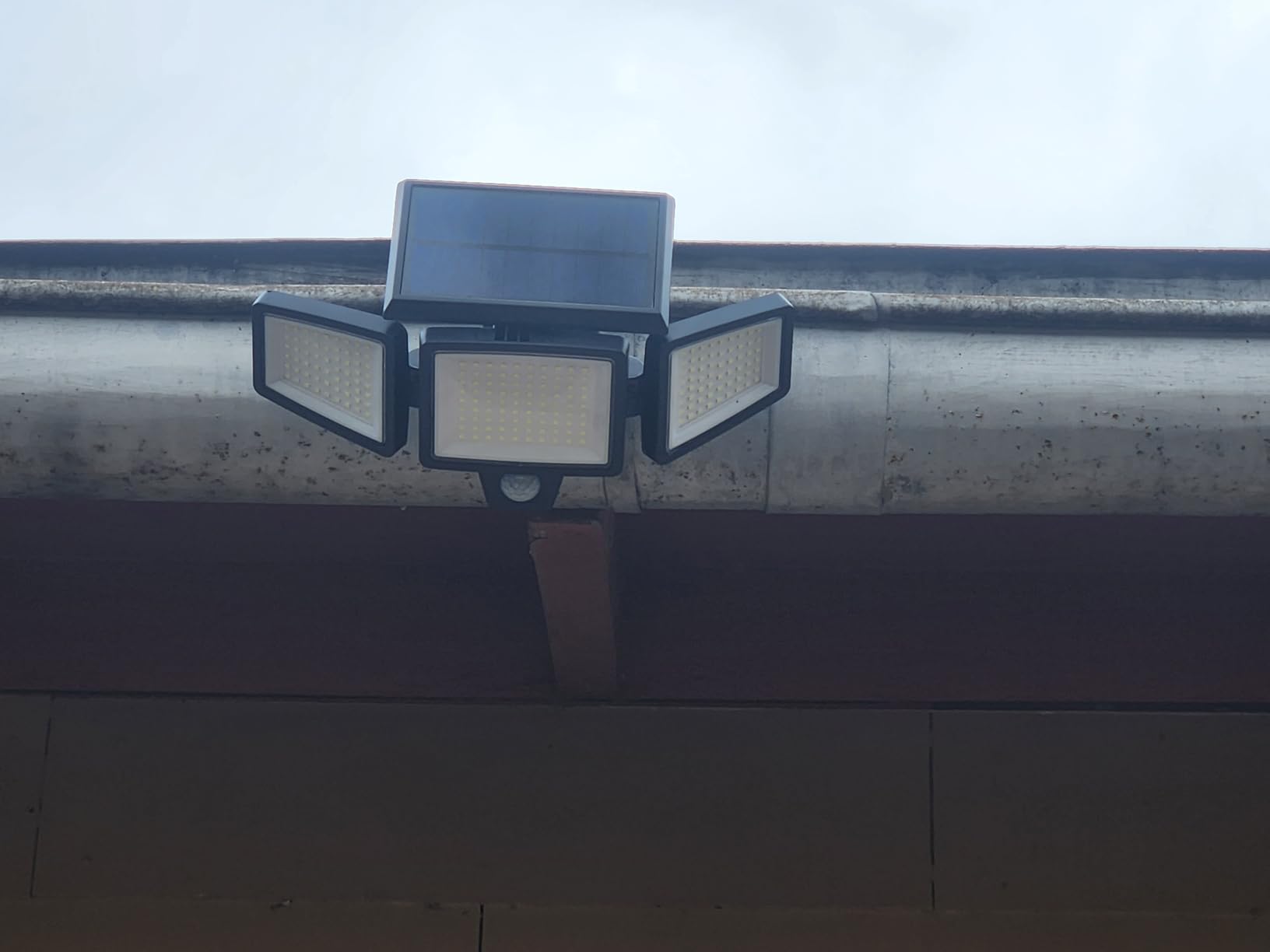 Tuffenough Solar Outdoor Lights 2500LM 210 LED Security Lights with Remote Control,3 Heads Motion Sensor Lights, IP65 Waterproof,270° Wide Angle Flood Wall Lights with 3 Modes(2 Packs) - Customer Photo 2