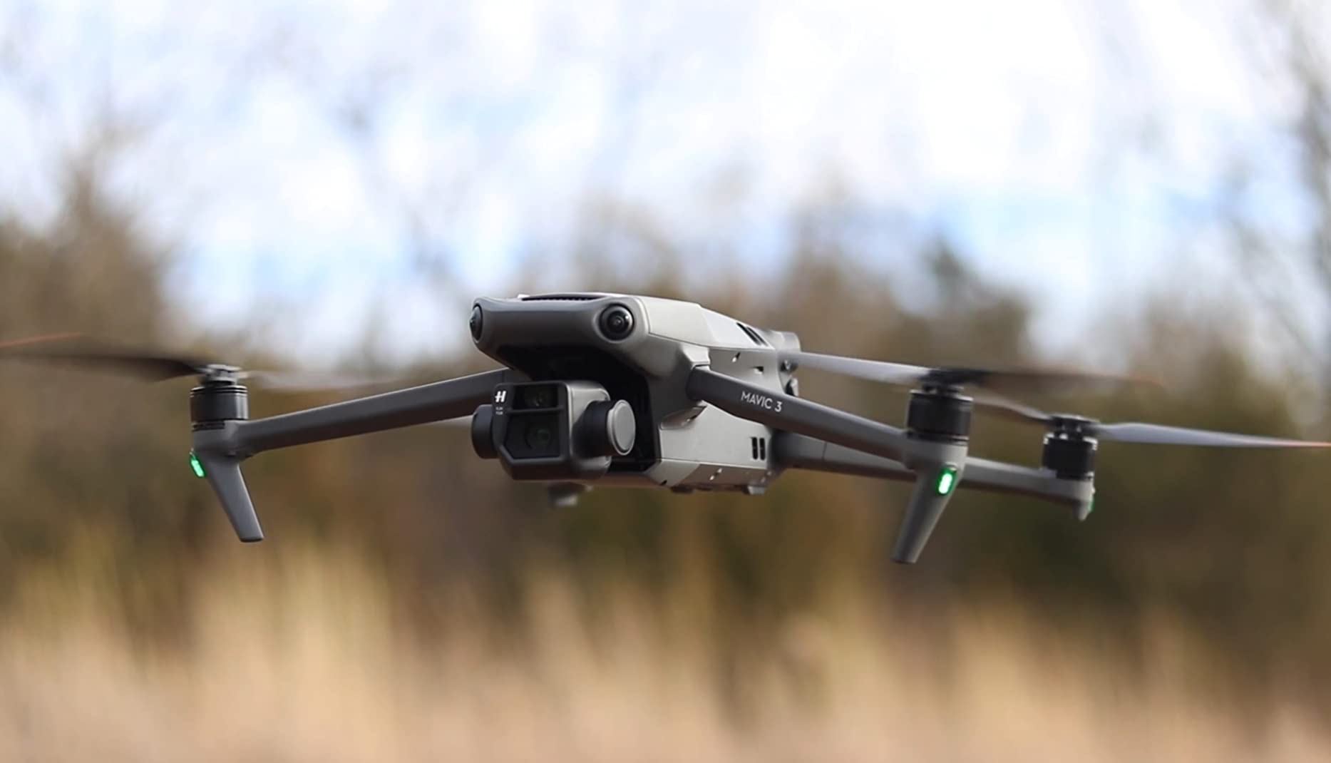 DJI Mavic 3, Drone with 4/3 CMOS Hasselblad Camera, 5.1K Video, Omnidirectional Obstacle Sensing, 46 Mins Flight, Advanced Auto Return, 15km Video Transmission, FAA Remote ID Compliant customer photo 2