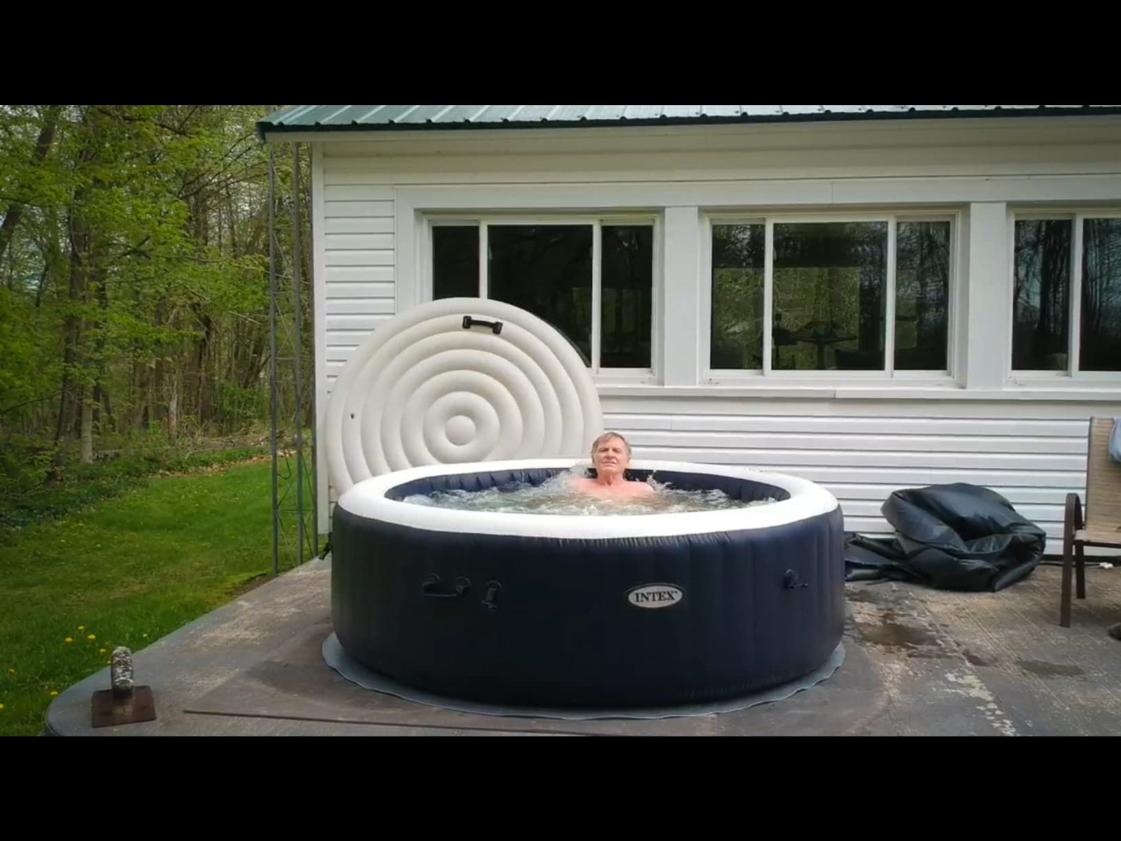 INTEX 28431EP PureSpa Plus Bubble Massage Inflatable Spa Set: Includes Energy Efficient Spa Cover –2 Headrests – LED Light – 6 Person Capacity – 85