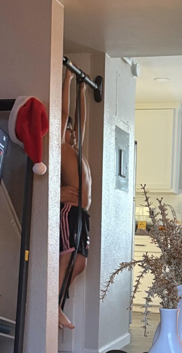 Sportneer Pull Up Bar: Strength Training Chin up Bar No Screws - Adjustable 29.5''-37''(75-94cm) Width Locking Mechanism Pull up Bar for Doorway - Max Load 440lbs for Home Gym Upper Body Workout, Non-slip - Customer Photo 1