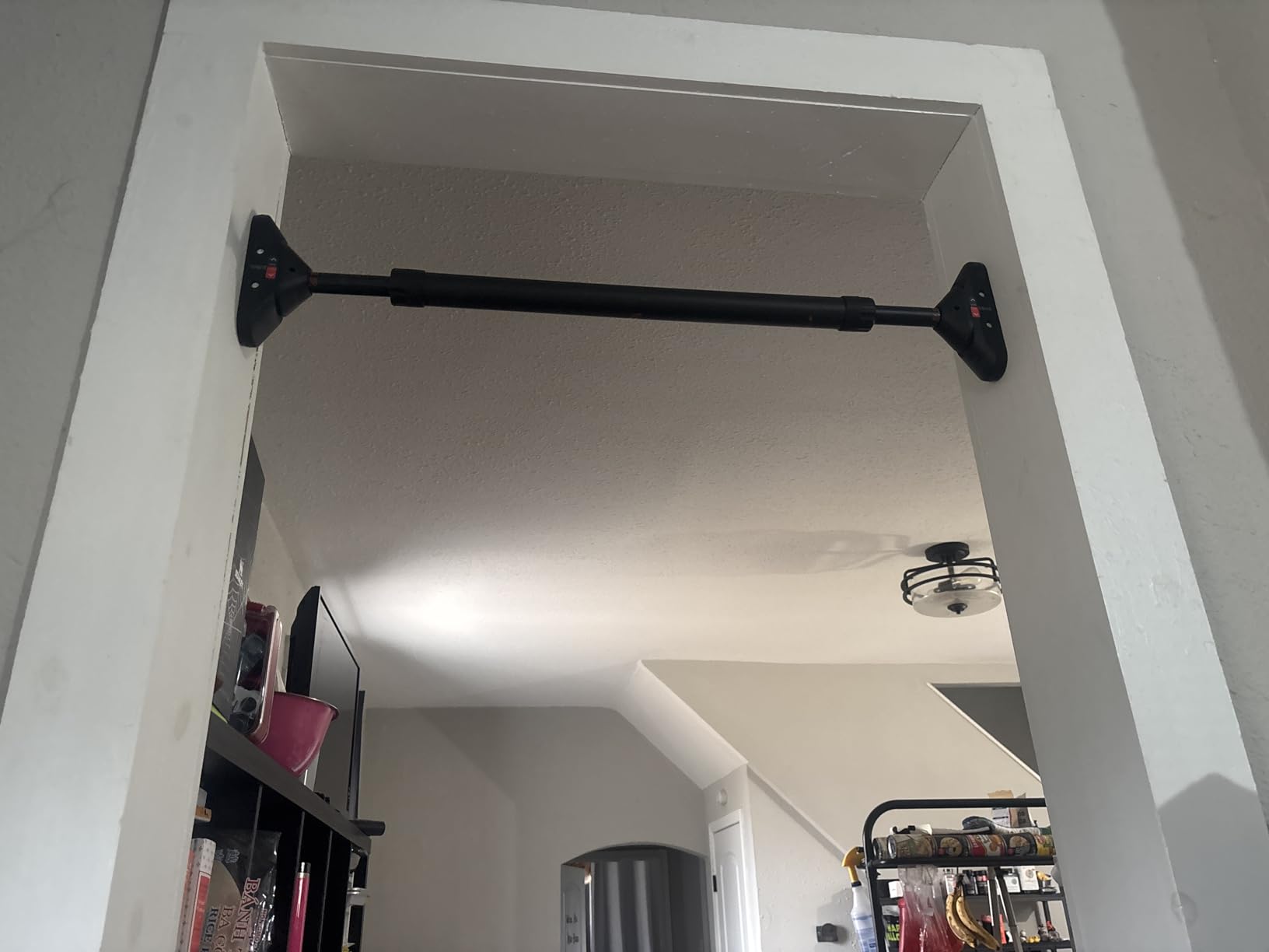 Sportneer Pull Up Bar: Strength Training Chin up Bar No Screws - Adjustable 29.5''-37''(75-94cm) Width Locking Mechanism Pull up Bar for Doorway - Max Load 440lbs for Home Gym Upper Body Workout, Non-slip - Customer Photo 2