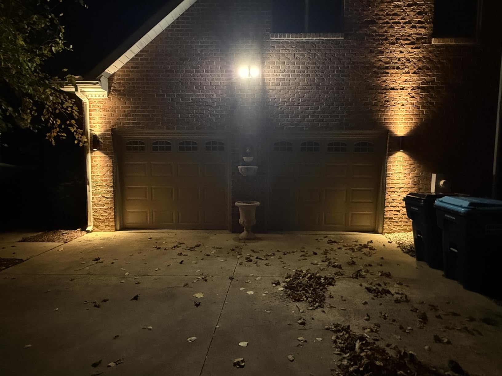 DAKAFUL Outdoor Wall Lights 2 Packs, Integrated LED Cylinder Up Down 12W 2700K Modern Aluminum Light, Waterproof Exterior Light for Porch Patio Door - Customer Photo 1