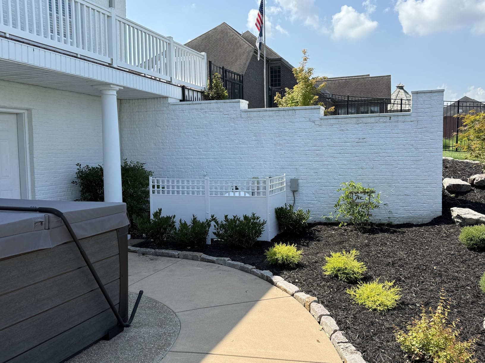 44in H x 42in W (2 Panels) No Dig Zippity Keswick Privacy Fence and Screen Kit, White Vinyl Privacy Fence, Outdoor Privacy Screen Panels for Yard, Trash Can Enclosure, Air Conditioner Fence ZP19060 - Customer Photo 1