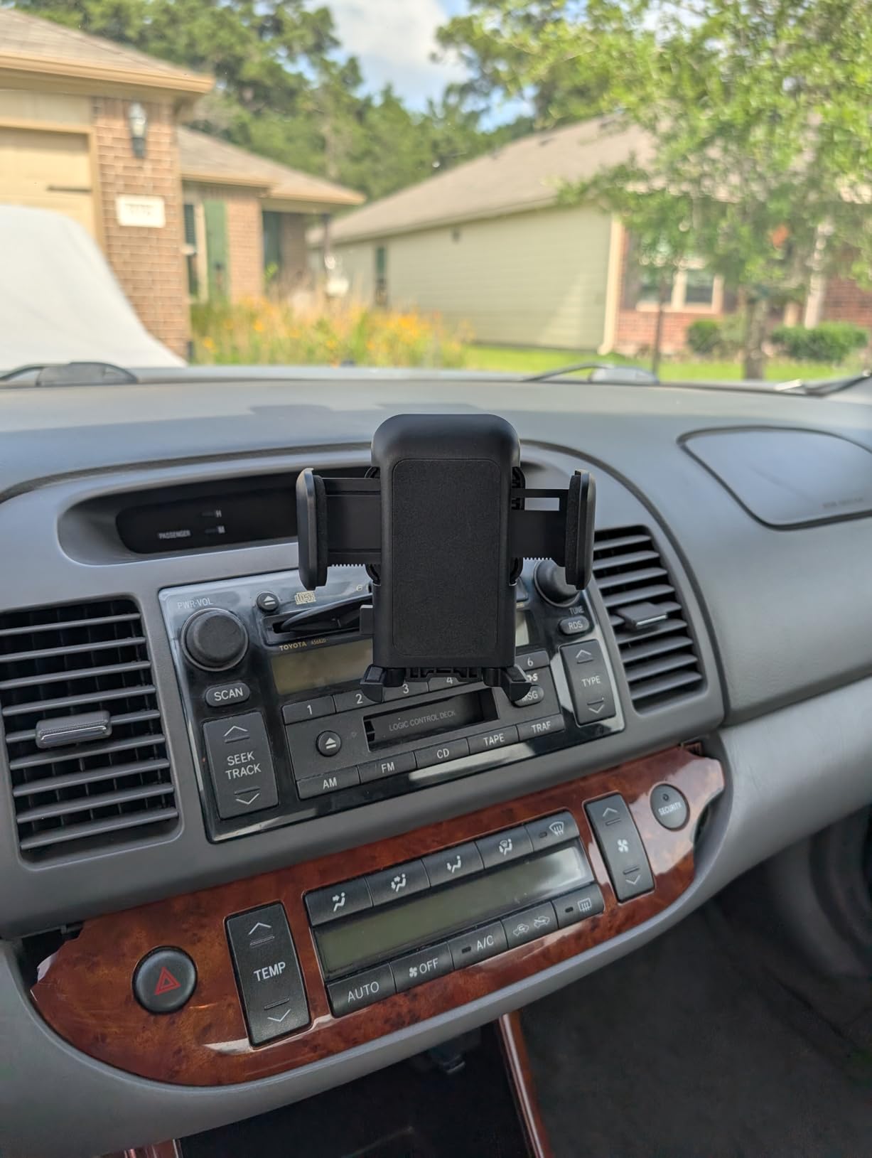Cell Phone Holder for Car, CD Slot Car Phone Mount, One Button Release Easy Installation CD Player Car Phone Holder Mount Compatible with iPhone 17 16 15 14 13 12 Pro MAX Galaxy S25 S20 S20+ S10 - Customer Photo 2