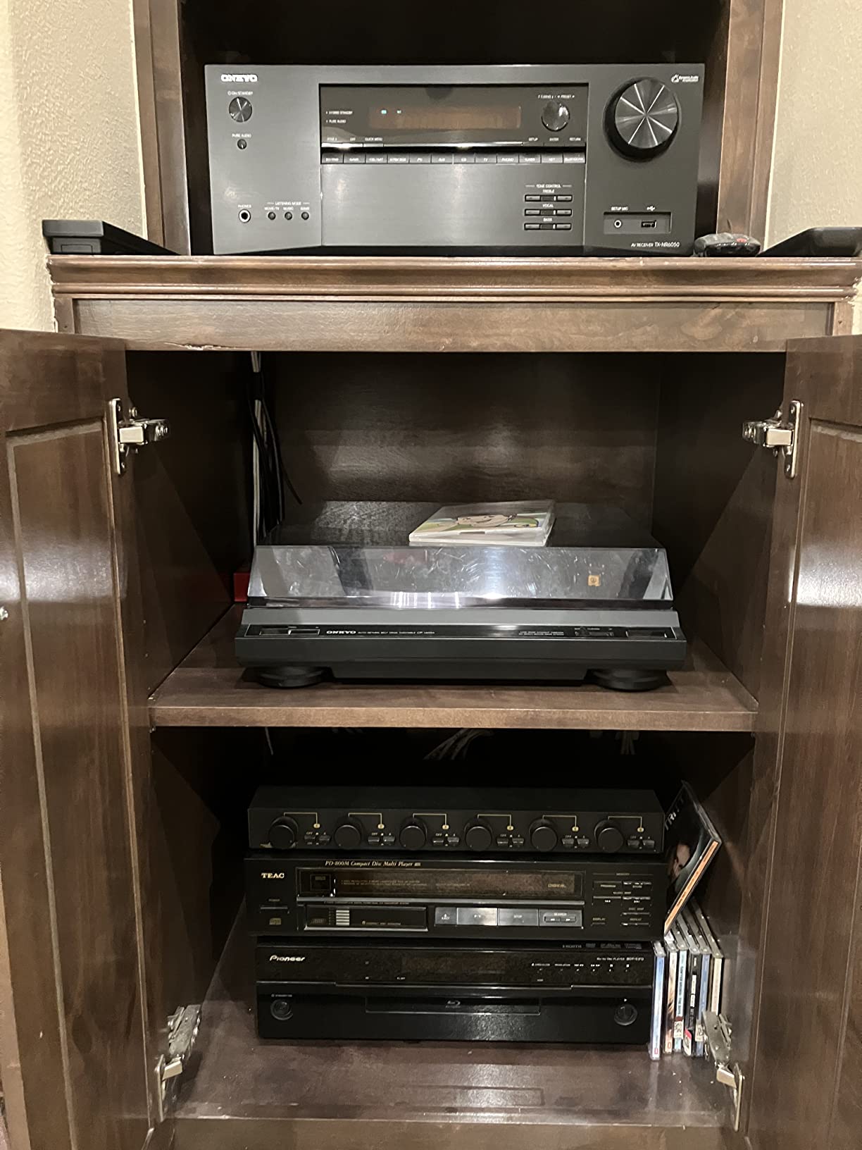 Onkyo TX-NR6100 7.2 Channel 8K Smart AV Receiver - THX Certified, Works with Sonos Certified, and Ultimate 4K Gaming Experience - Customer Photo 2