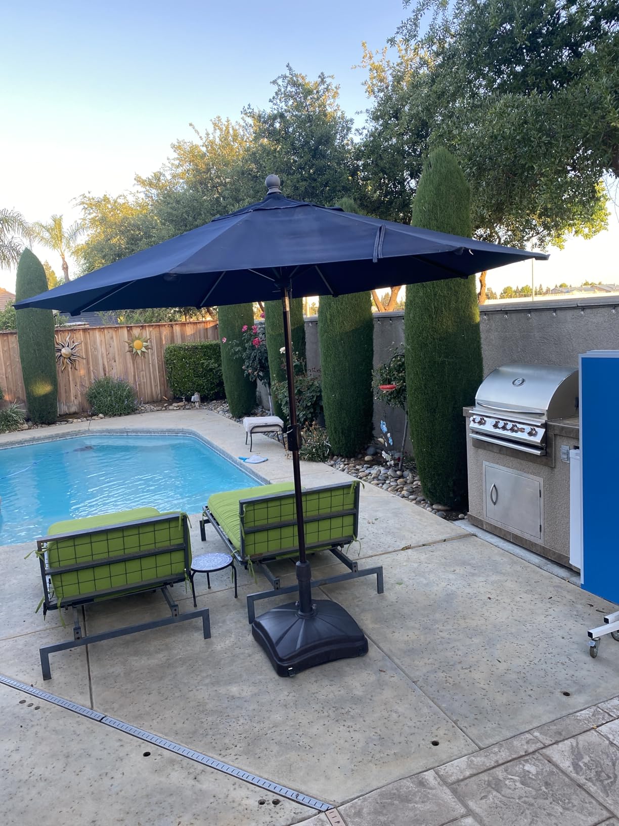 EliteShade USA 10-Year-Non-Fading 11Ft Market Umbrella Patio Outdoor Cylinder Auto Push-up Table Umbrella with Ventilation, Heather Beige - Customer Photo 1