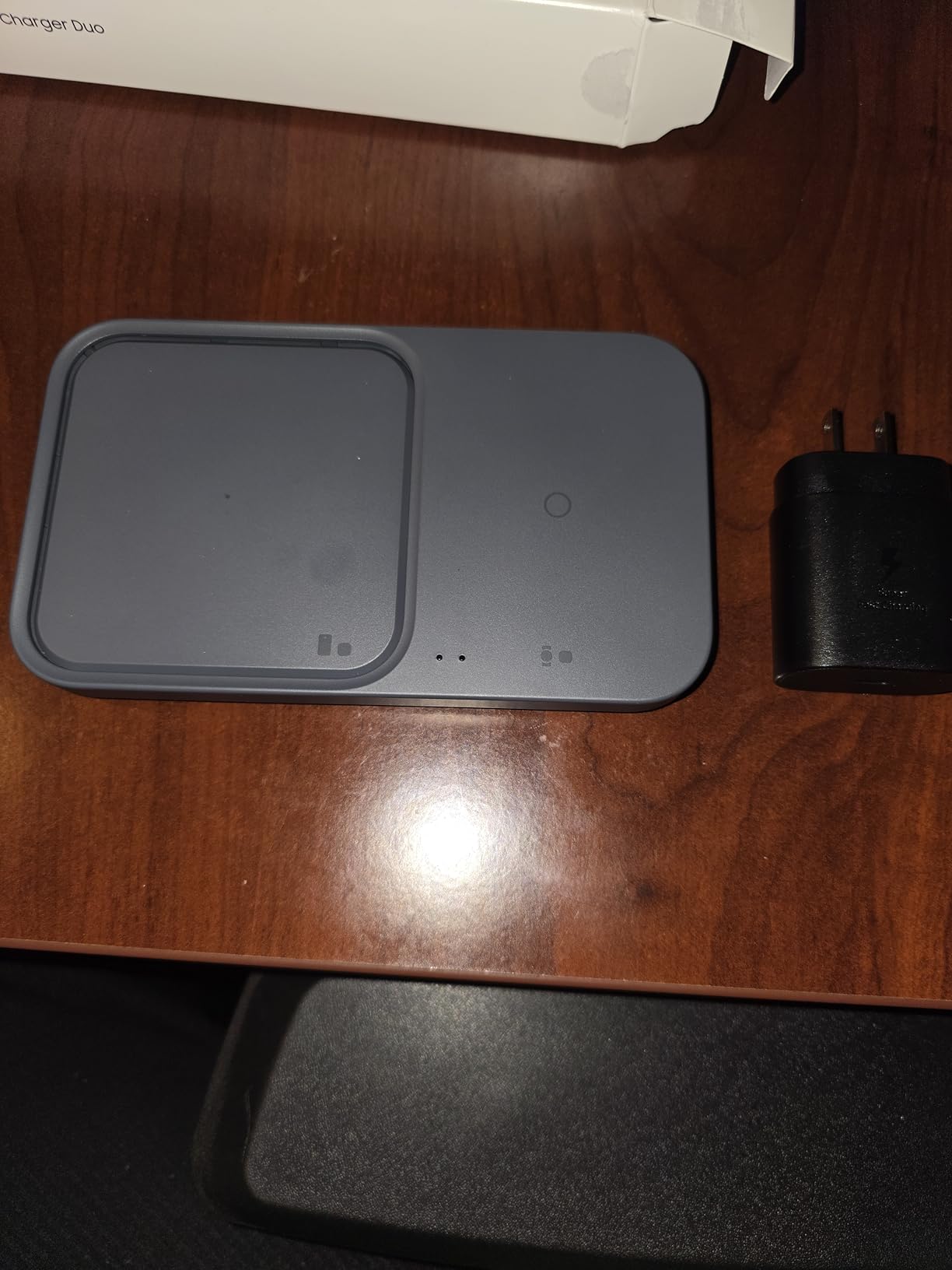 SAMSUNG 15W Wireless Charger Duo w/USB C Cable, Charge 2 Devices at Once, Cordless Super Fast Charging Pad for Galaxy Phones and Devices, 2022, US Version, Black - Customer Photo 1