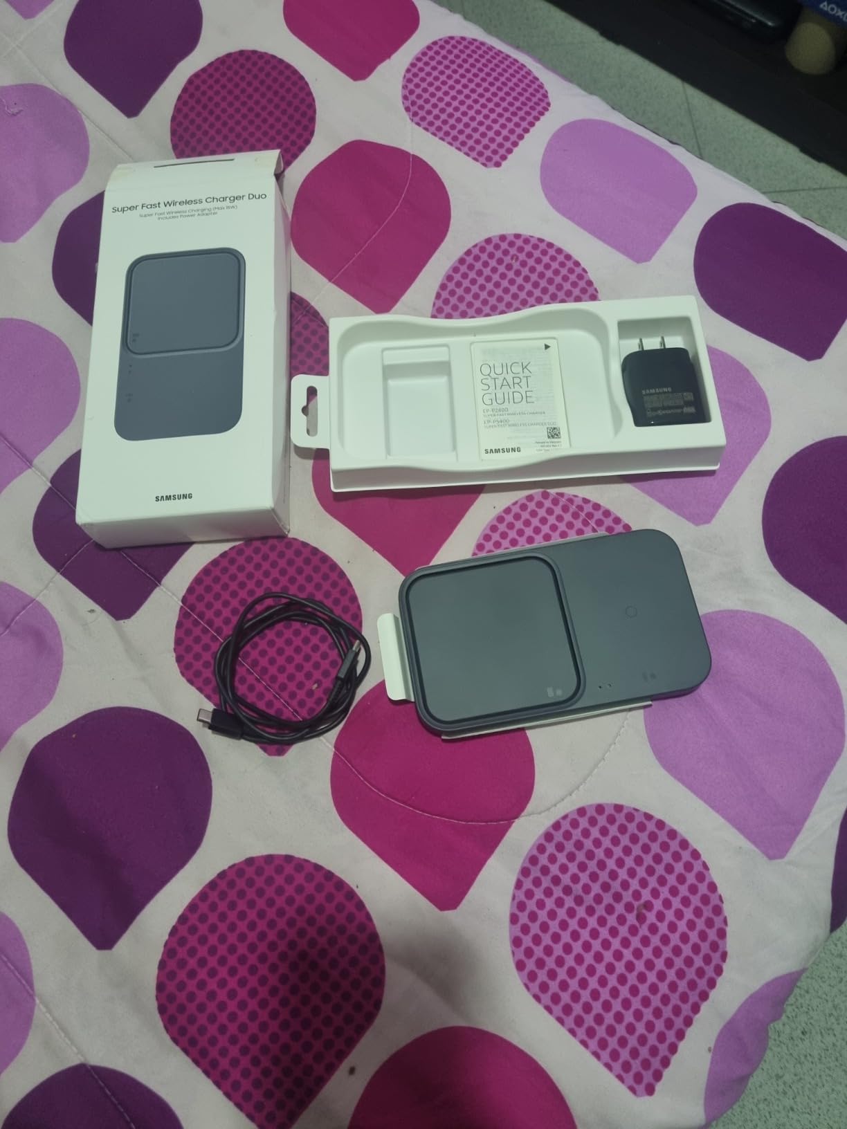 SAMSUNG 15W Wireless Charger Duo w/USB C Cable, Charge 2 Devices at Once, Cordless Super Fast Charging Pad for Galaxy Phones and Devices, 2022, US Version, Black - Customer Photo 2