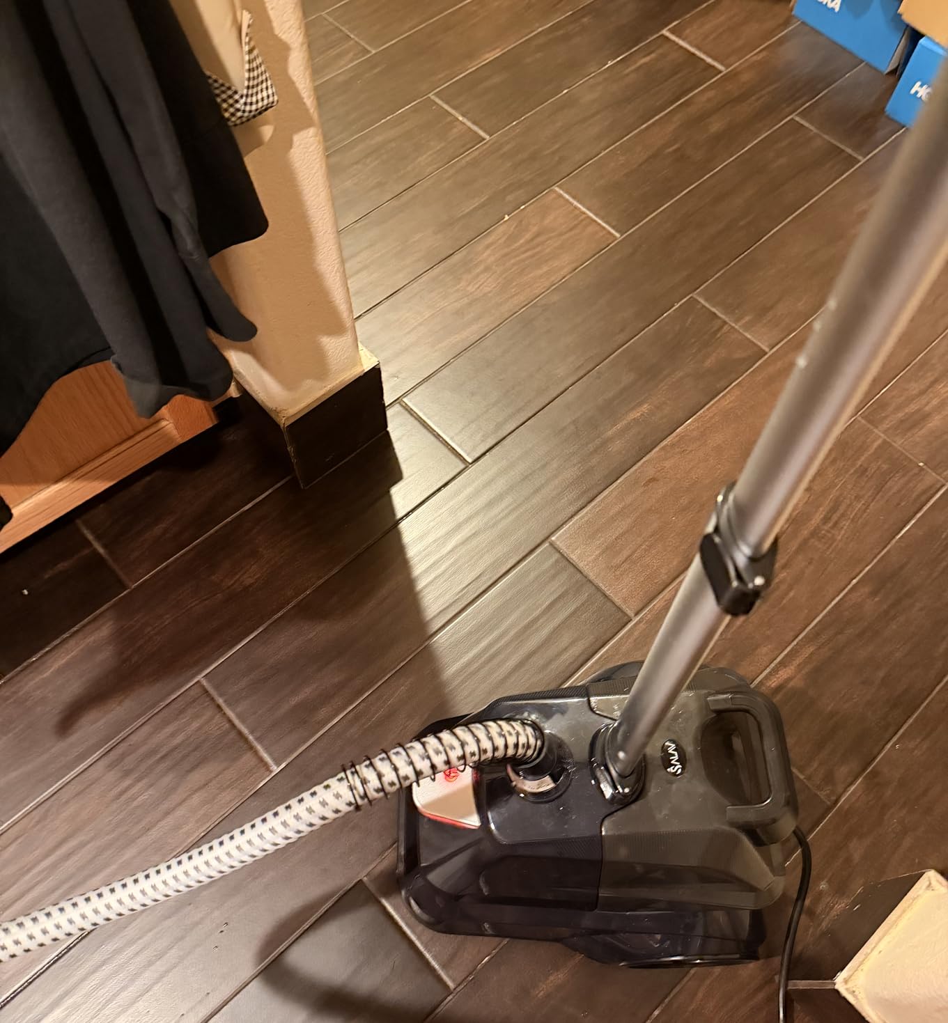 SALAV Heavy Duty Commercial Full-Size Garment Steamer with Foot Pedals and Extra Large 3L (101.5 oz) Water Tank, 1800 watts of Poweful Steam (Navy) - Customer Photo 1