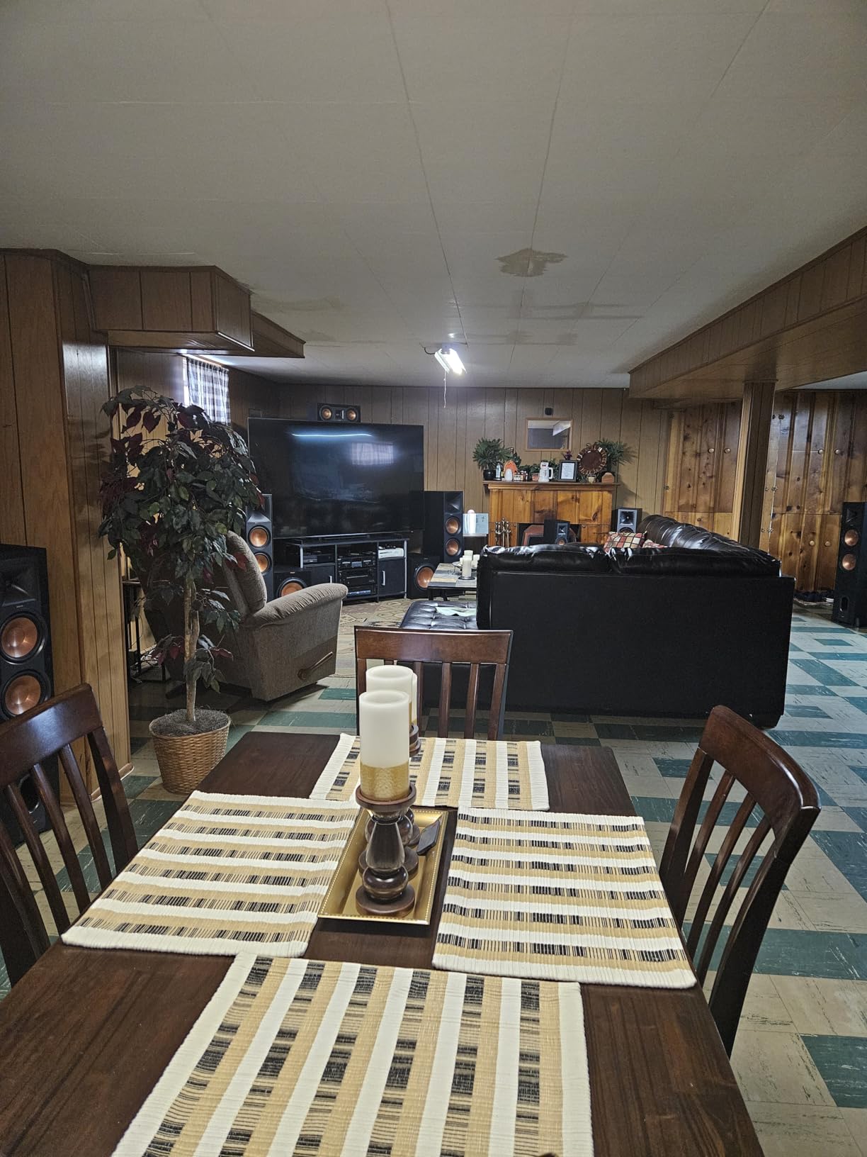 Klipsch Reference Next-Generation R-800F Horn-Loaded Floorstanding Speaker for Best-in-Class Home Theater - Customer Photo 1