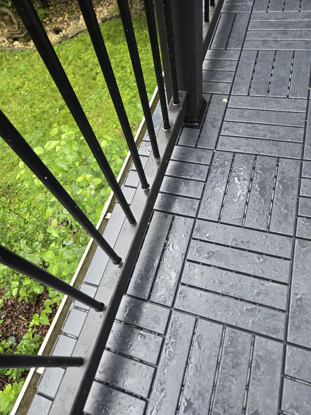 Goovilla Plastic Interlocking Deck Tiles, 9 Pack , 12