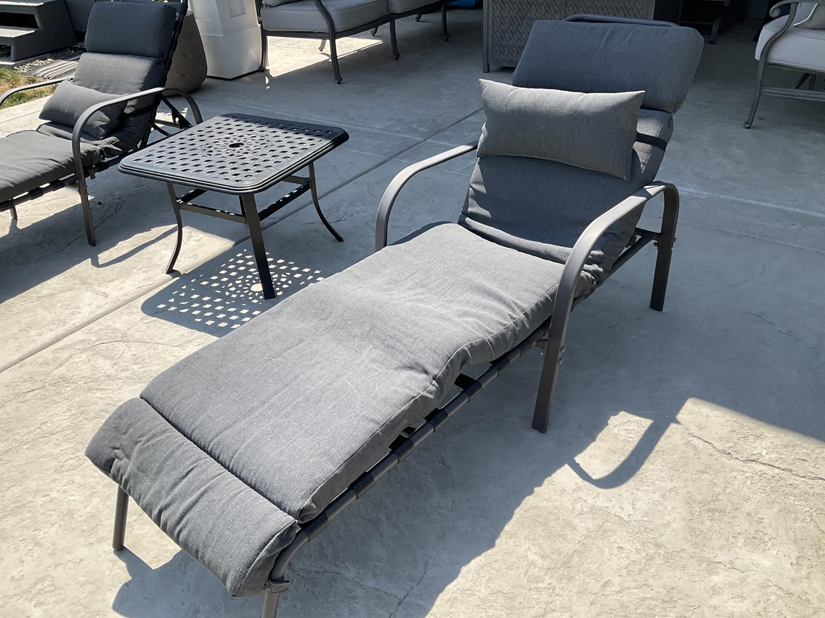 Outsunny Chaise Lounge Chair Outdoor, 5-Position Adjustable Sun Tanning Chair with Carrying Handle and Side Pocket, Folding Bed Cot with Removable Pillow for Garden, Beach, Patio, Pool, Camp, Gray - Customer Photo 1