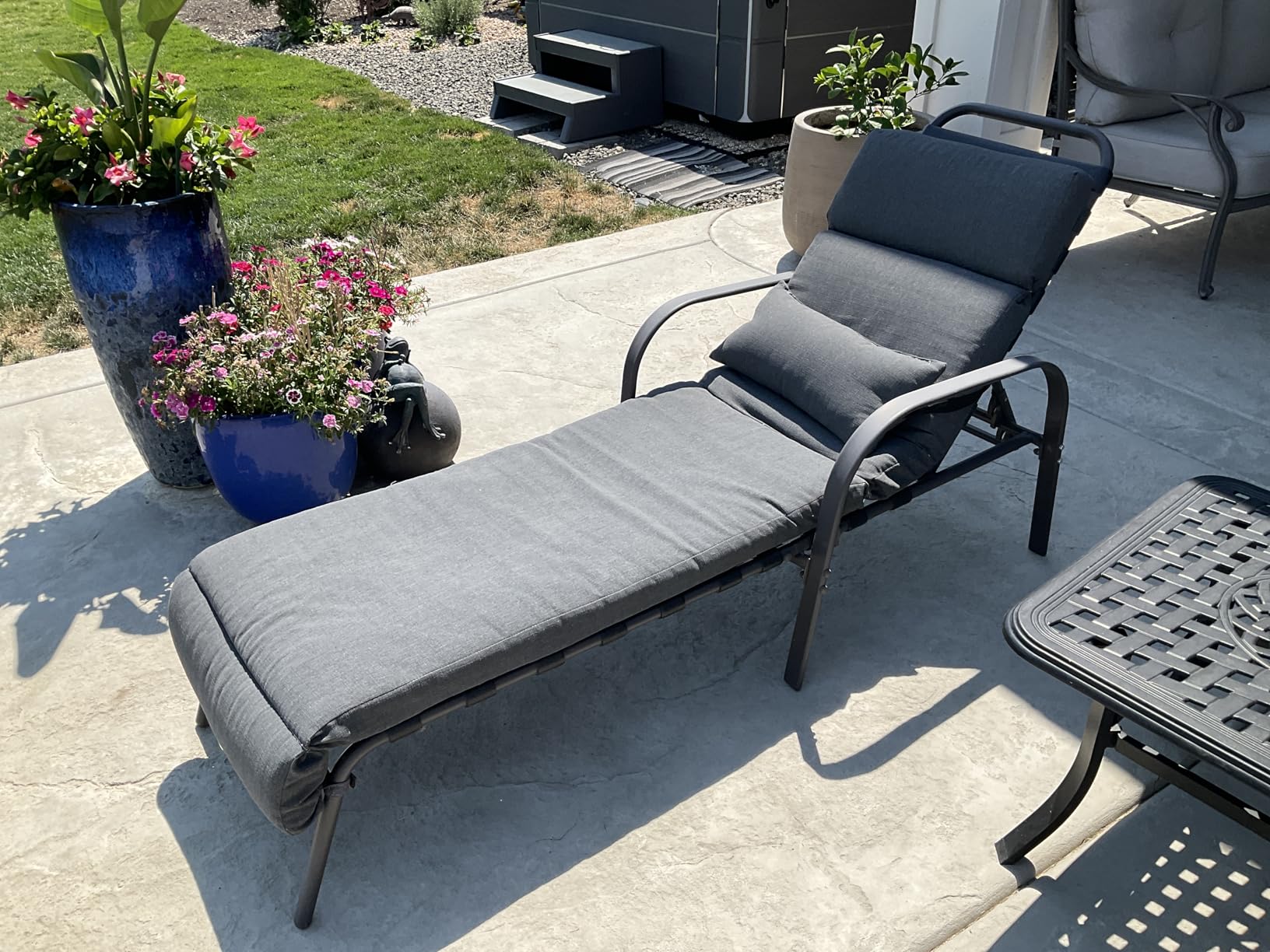 Outsunny Chaise Lounge Chair Outdoor, 5-Position Adjustable Sun Tanning Chair with Carrying Handle and Side Pocket, Folding Bed Cot with Removable Pillow for Garden, Beach, Patio, Pool, Camp, Gray - Customer Photo 2