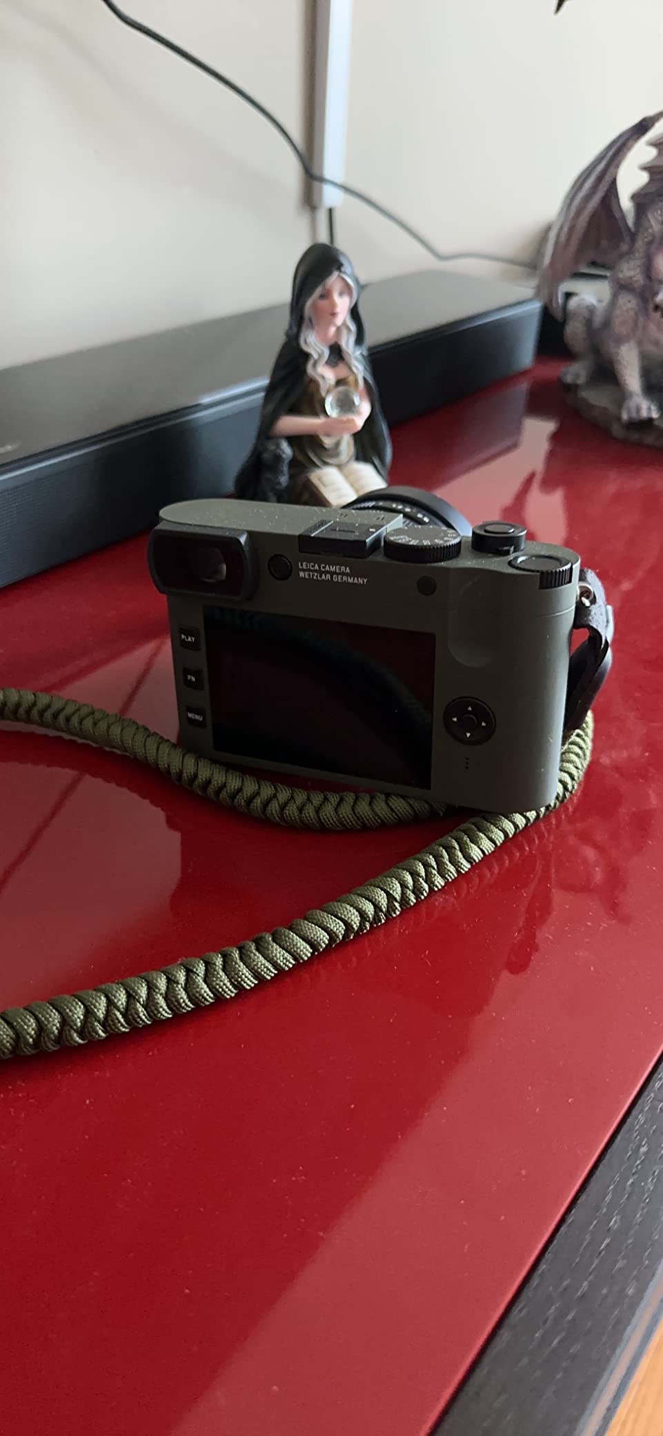 Q2 Digital Camera (Reporter Edition) customer photo 1
