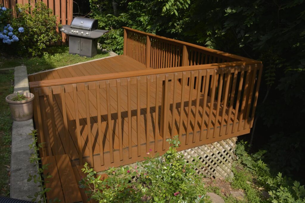 12 Best Fence Stains and Paints