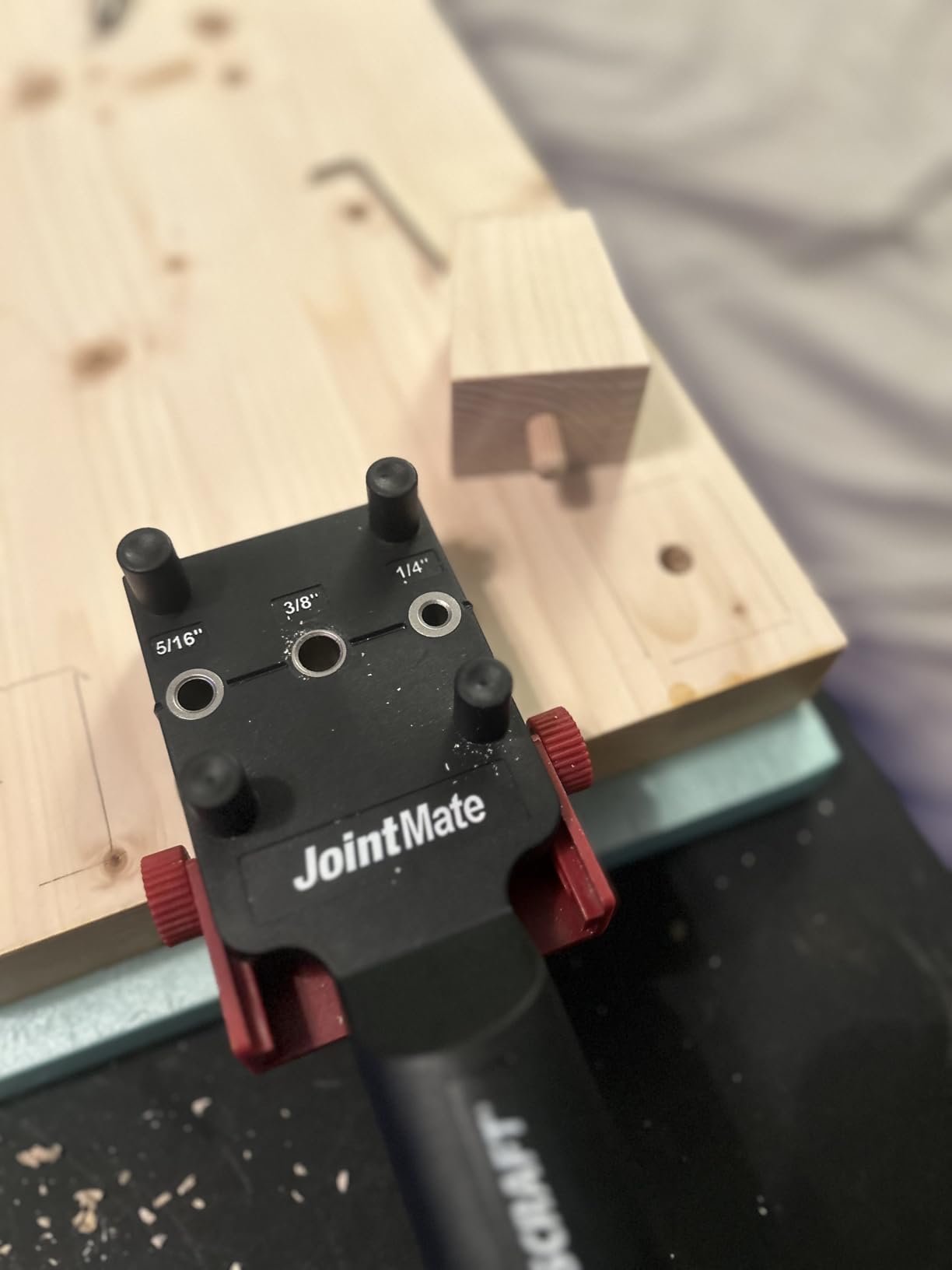 Milescraft 1333 DowelJig Kit - New, Improved, Self-Centering Handheld Dowel Jig with 3 Metal Bushing Sizes (1/4in, 5/16in, 3/8in) - Complete Doweling Jig Kit with all Accessories - Customer Photo 1