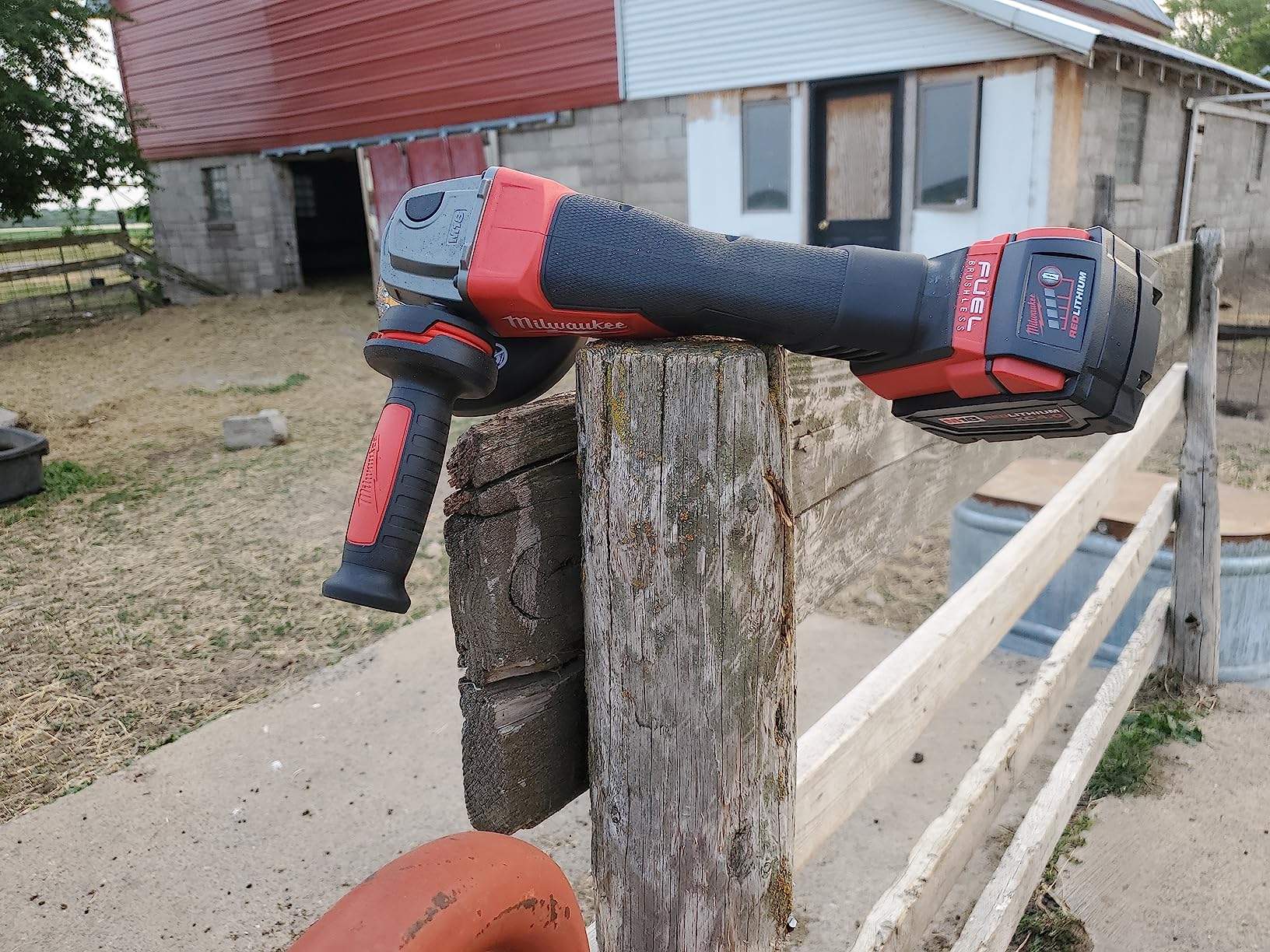 Milwaukee 2880-20 M18 FUEL Brushless Lithium-Ion 4-1/2 in. / 5 in. Cordless Small Angle Grinder with No-Lock Paddle Switch (Tool Only) - Customer Photo 1