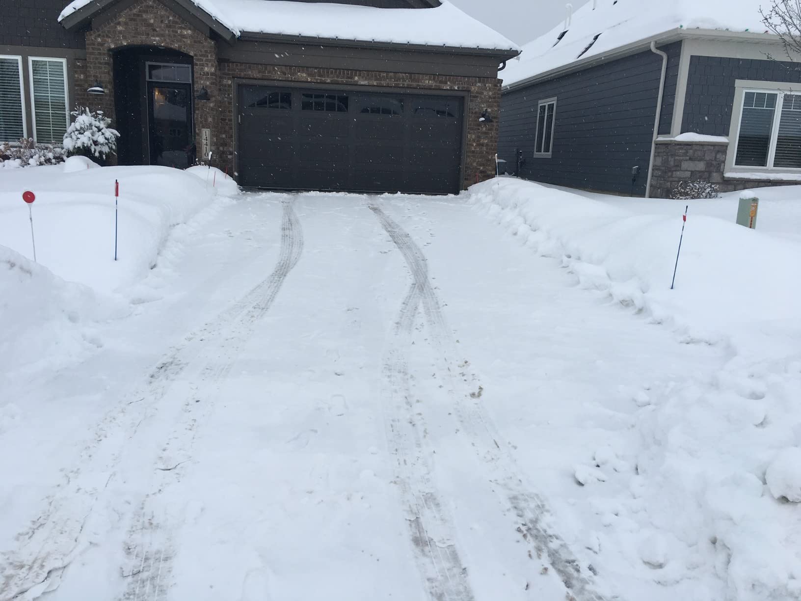 Snow Joe 24V Cordless Electric Snow Shovel Kit w/ Cover & Scraper, 13