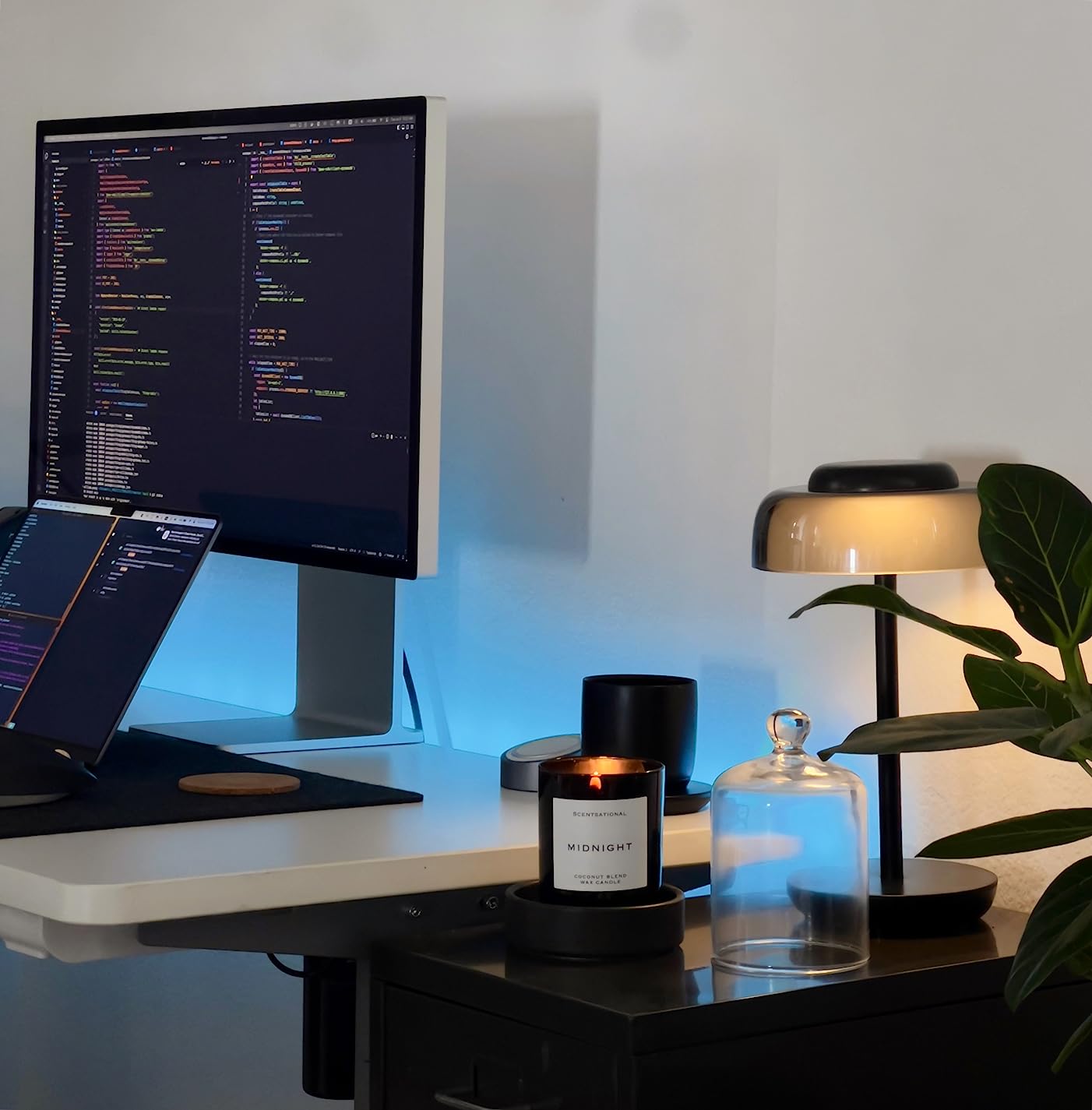 Apple Studio Display - Standard Glass - Tilt-Adjustable Stand - Customer Photo 1