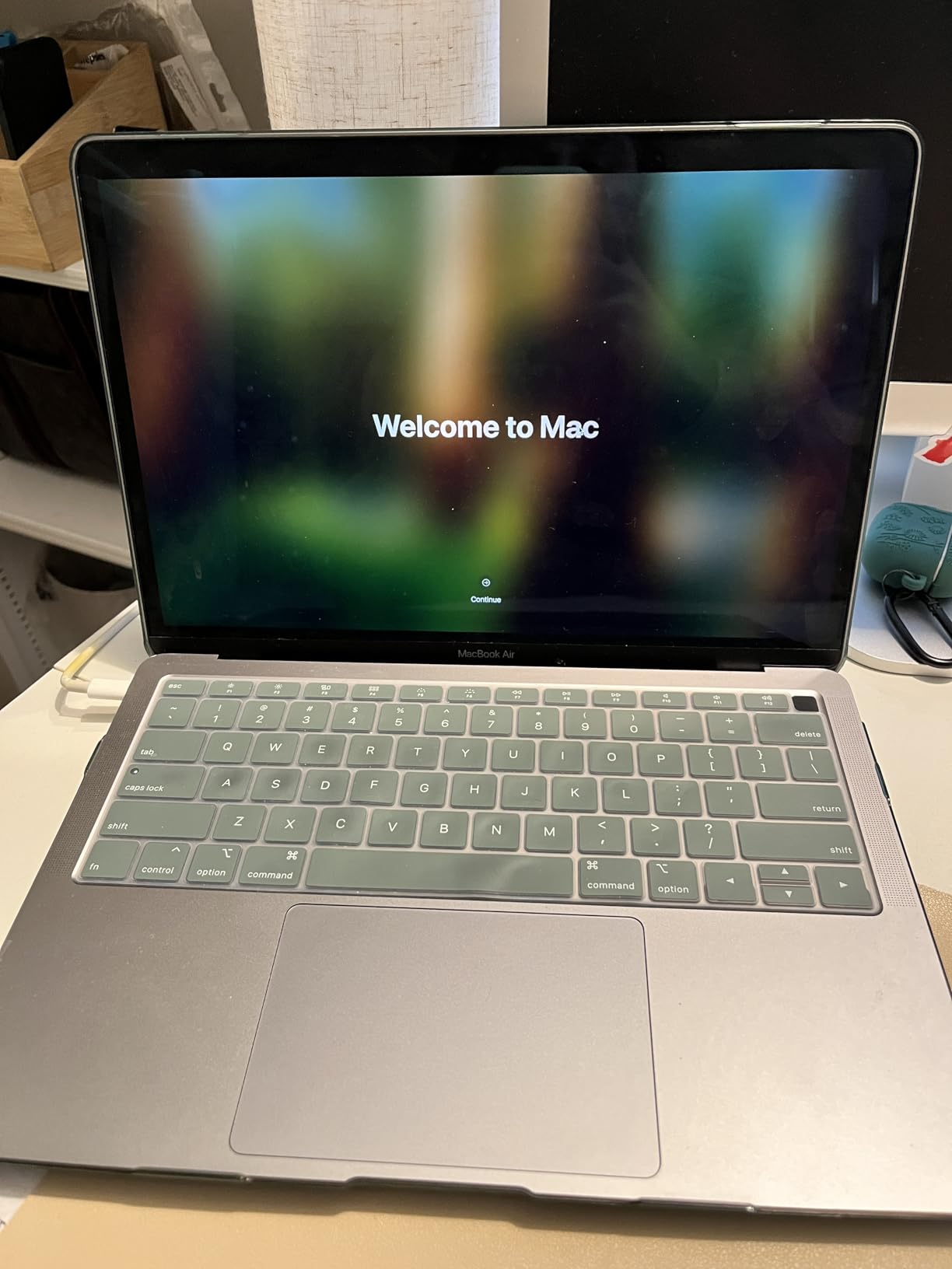 Late 2020 Apple MacBook Air with Apple M1 Chip (13.3 inch, 8GB RAM, 128GB SSD) Space Gray (Renewed) - Customer Photo 1