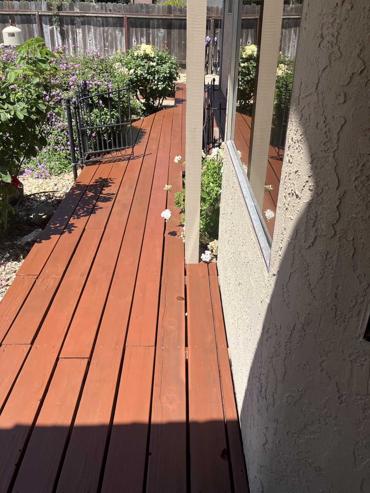 Thompson's WaterSeal Semi-Transparent Waterproofing Wood Stain and Sealer, Chestnut Brown, 1 Gallon - Customer Photo 5