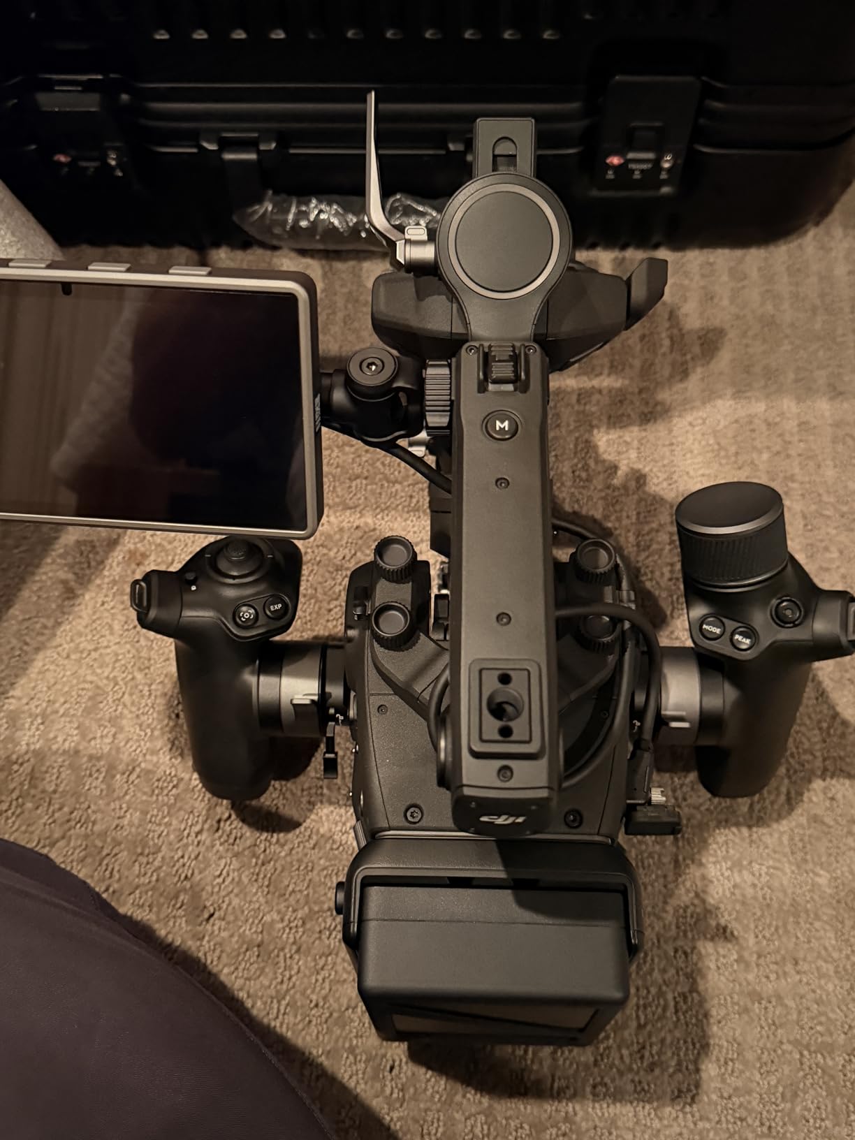 DJI Ronin 4D-6K, 4-Axis Stabilization on Par with a Dolly, Highly Integrated Modular Design, Full-Frame Gimbal Camera, 6K/60fps and 4K/120fps Internal ProRes RAW Recording, LiDAR Range Finder and More - Customer Photo 1