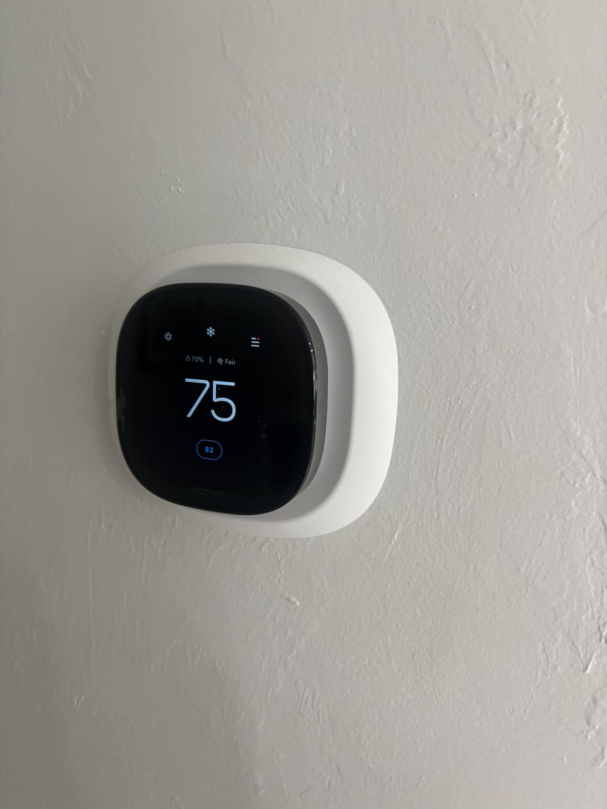 ecobee Smart Thermostat Premium with Smart Sensor and Air Quality Monitor - Programmable Wifi Thermostat - Works with Siri, Alexa, Google Assistant, Black customer photo 2