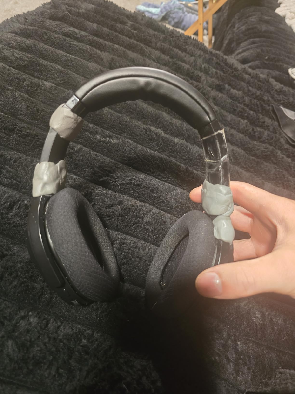 Razer Barracuda X Wireless Gaming & Mobile Headset (PC, PlayStation, Switch 2, Android, iOS): 2.4GHz Wireless + Bluetooth - Lightweight - 40mm Drivers - Detachable Mic - 50 Hr Battery - Mercury White - Customer Photo 1