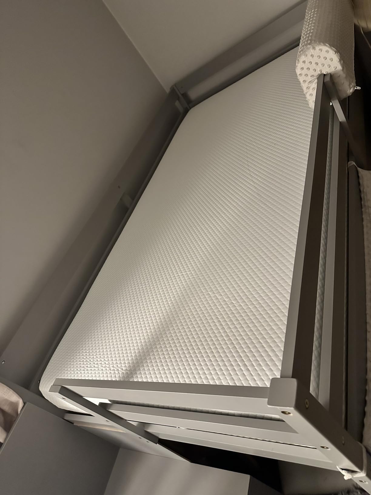 FDW 6 Inch Queen Mattress, Medium Firm, Gel Memory Foam Mattress, Bed in a Box, CertiPUR-US Certified, Pressure Relief, Cooling Ventilated Foam - Customer Photo 2