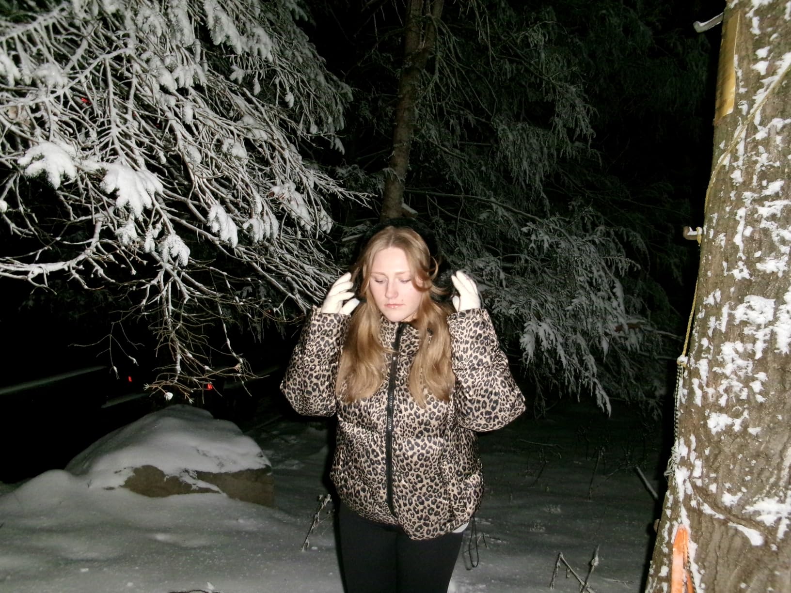 KODAK PIXPRO FZ55-BL 16MP Digital Camera 5X Optical Zoom 28mm Wide Angle 1080P Full HD Video Li-Ion Battery 2.7