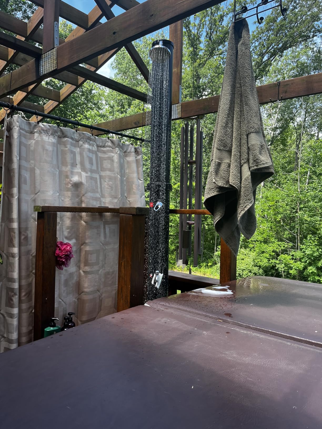 Giantex 7.2 FT 10 Gallon 2-Section Solar-Heated Outdoor Shower, Pool Shower W/Free-Rotating Shower Head, Foot Tap Spigot, Faucet, Temperature and Pressure Adjustment for Backyard, Garden, Beach Spa - Customer Photo 1