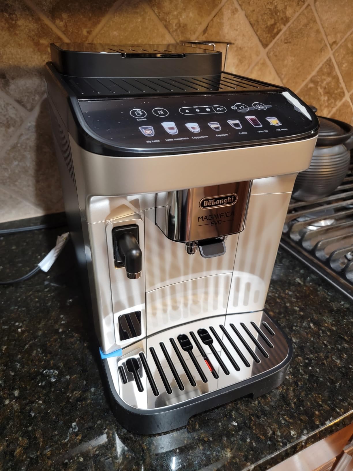 De'Longhi Magnifica Evo Automatic Espresso & Coffee Machine with Auto Milk Frother, Built-in Grinder & Auto-Clean Function - Customer Photo 2