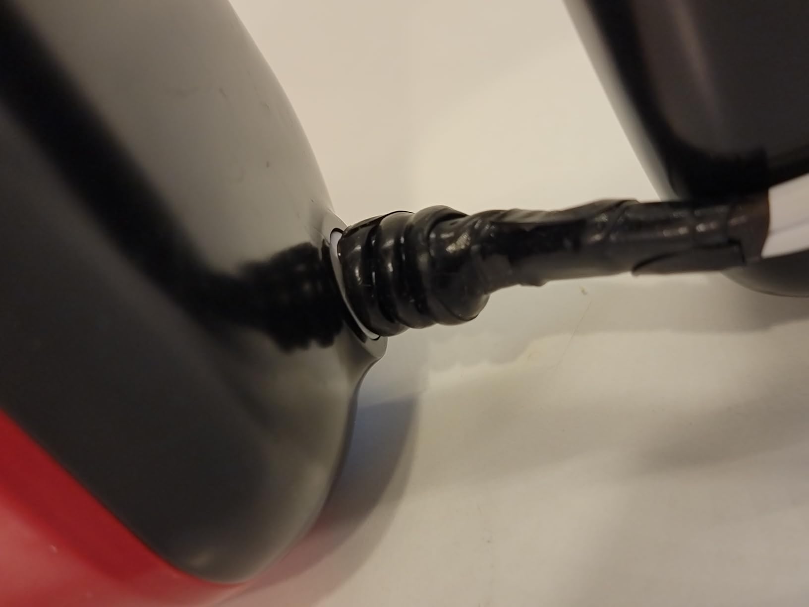 Yomelo 9-Speed Digital Hand Mixer Electric, 400W Powerful DC Motor, Hand Mixer Electric Handheld with Snap-On Storage Case, 5 Stainless Steel Accessories, Beaters, Dough Hooks, Whisk(Ice Blue/Black) - Customer Photo 2