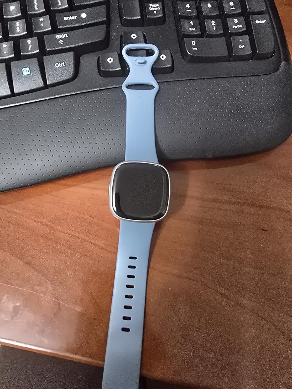 Fitbit Versa 4 Fitness Smartwatch with Daily Readiness, GPS, 24/7 Heart Rate, 40+ Exercise Modes, Sleep Tracking and more, Black/Graphite, One Size (S & L Bands Included) - Customer Photo 2