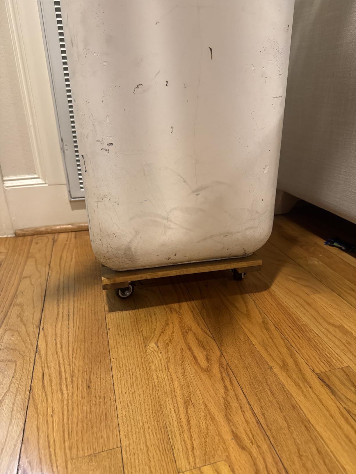 Idzo 2-Pack 14 Inch Acacia Wood Rolling Round Plant Caddy, Plant Caster for Heavy Duty Plant Stand with 360° Lockable Wheels, 264 lbs Capacity Caddy for Indoor and Outdoor Use, Natural Wood - Customer Photo 1