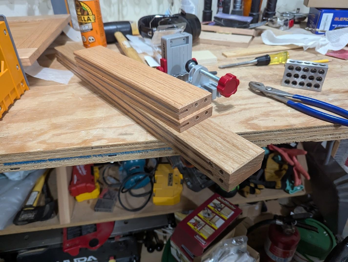 Milescraft 1334 Joint Master – Self-Clamping Aluminum Doweling Jig. Creates Edge, Corner, and Surface Joints. Includes Centering Spacers. For 1/4in, 5/16in, and 3/8in Dowel Pins - Customer Photo 1