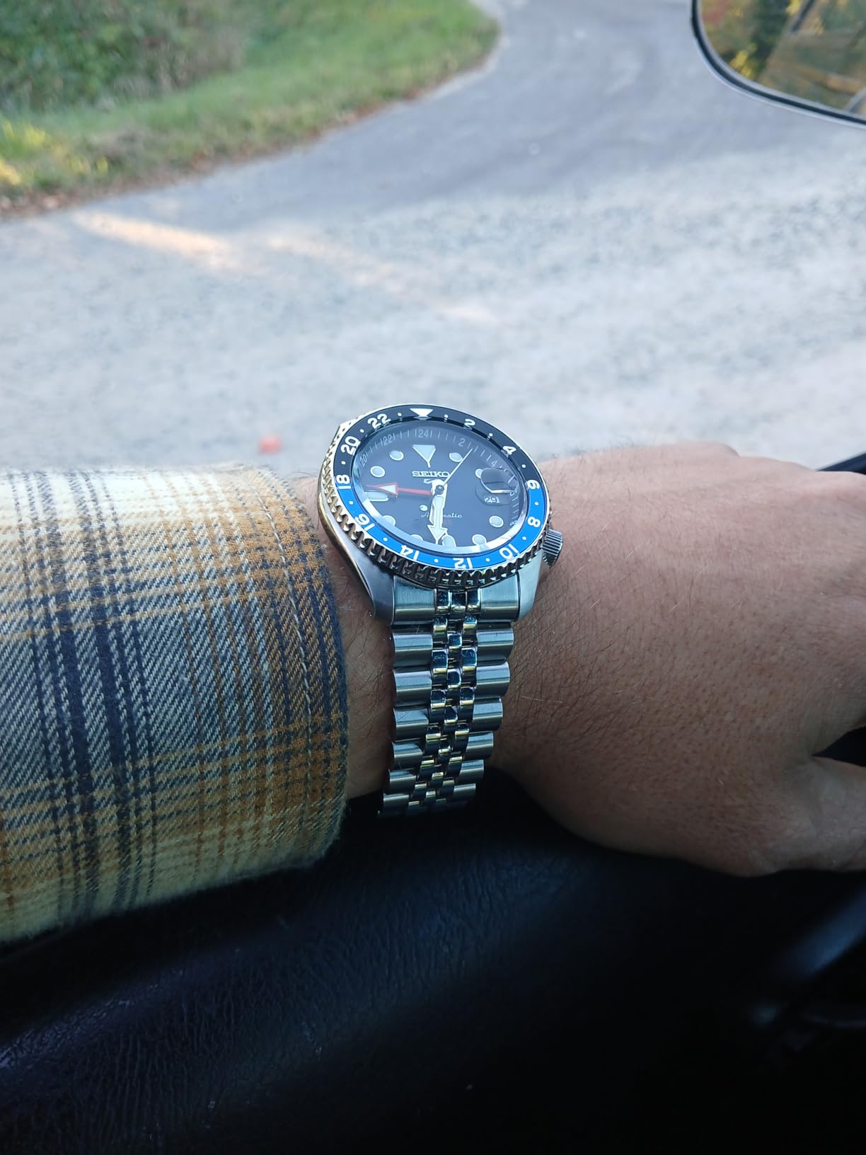 Seiko SSK003 Automatic Watch for Men - 5 Sports - Blue Dial with Date Calendar and Luminous Hands & Markers and Black & Blue GMT Bezel, 100m Water-Resistant - Customer Photo 5